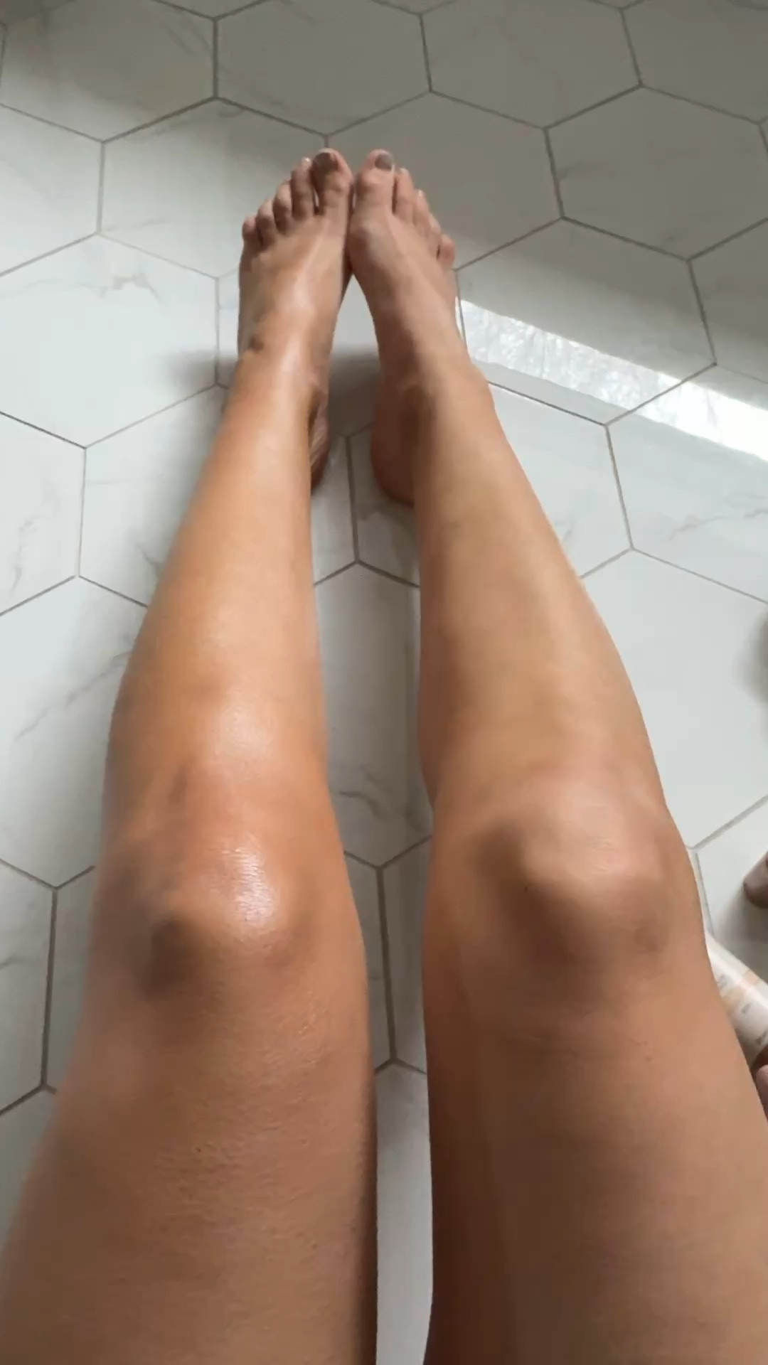 The best way to give your legs or arms or chest some color and smoothing!