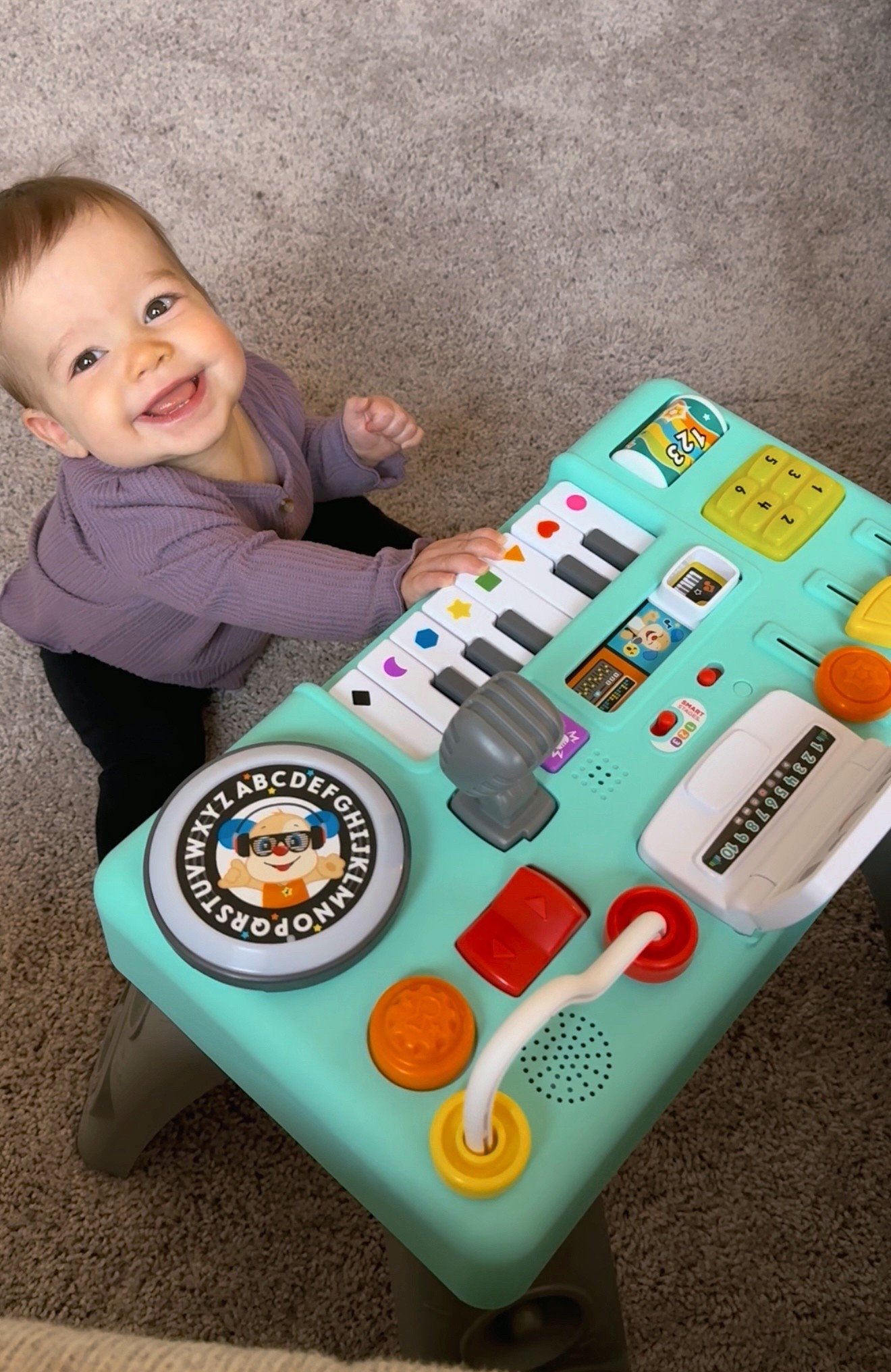 Baby DJ Table! 💃🏼🪩
*great for a first birthday/first Christmas gift*