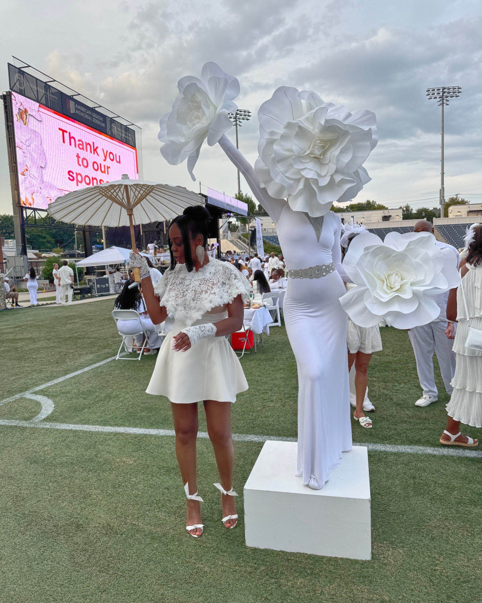 Diner En Blanc/White Party Inspo

#LTKParties #LTKStyleTip #LTKWedding