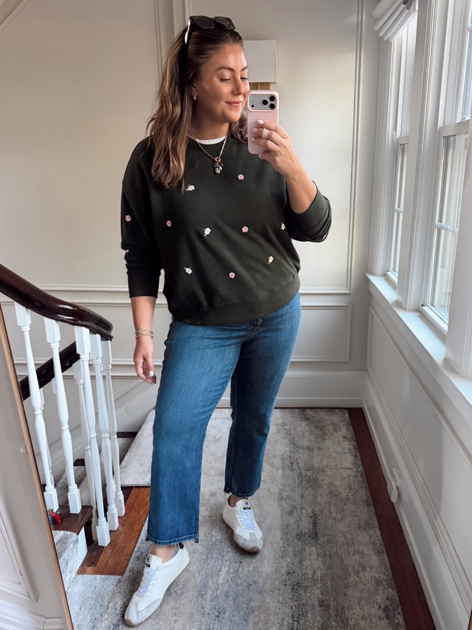 Wearing size XXL in tee & crewneck, 16Plus in jeans. Use CARALYN15 at good American. Fall outfits // fall sneakers // jeans
