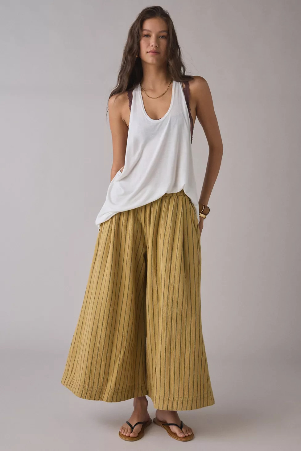 BDG Creekside Cropped Cotton Wide Leg Pant | Urban Outfitters (US and RoW)