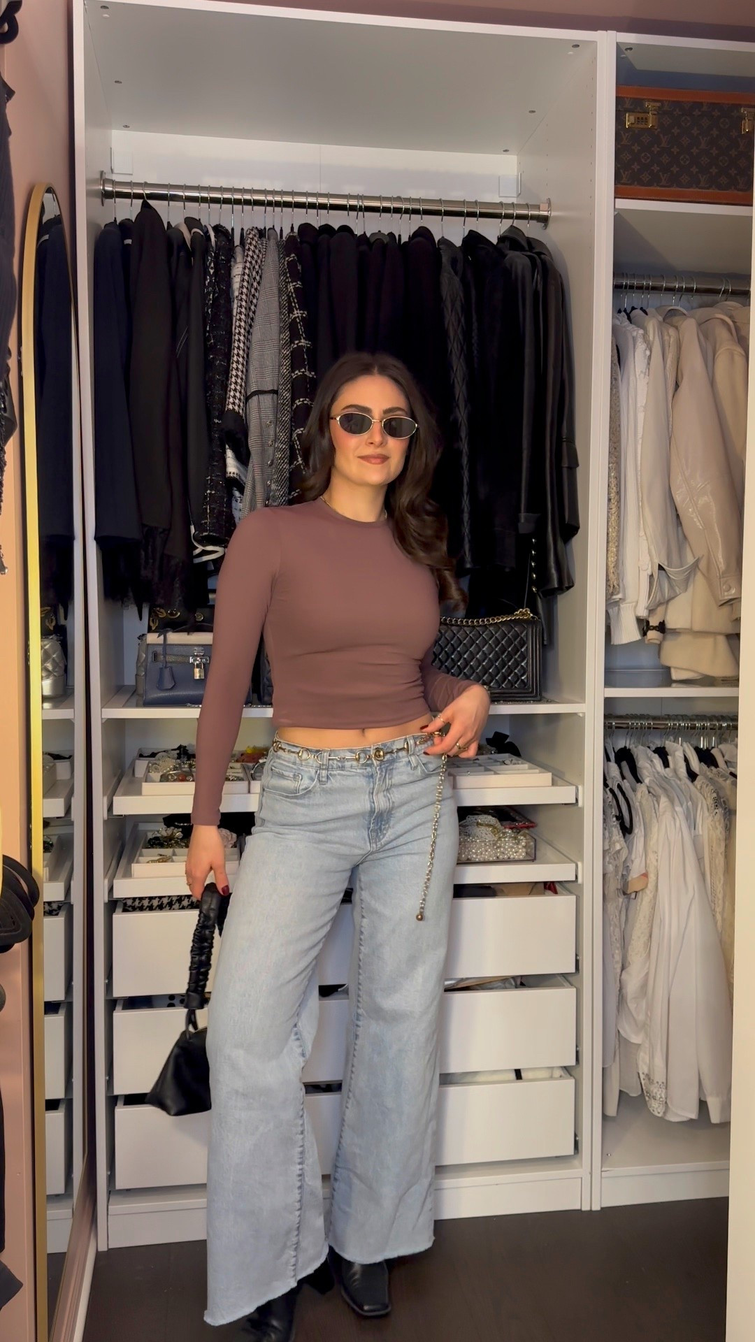 90s vibes outfit

Tags 

Low to mid rise light wash wide leg, denim pants jeans, raw hem propped top outfit, inspiration, spring summer