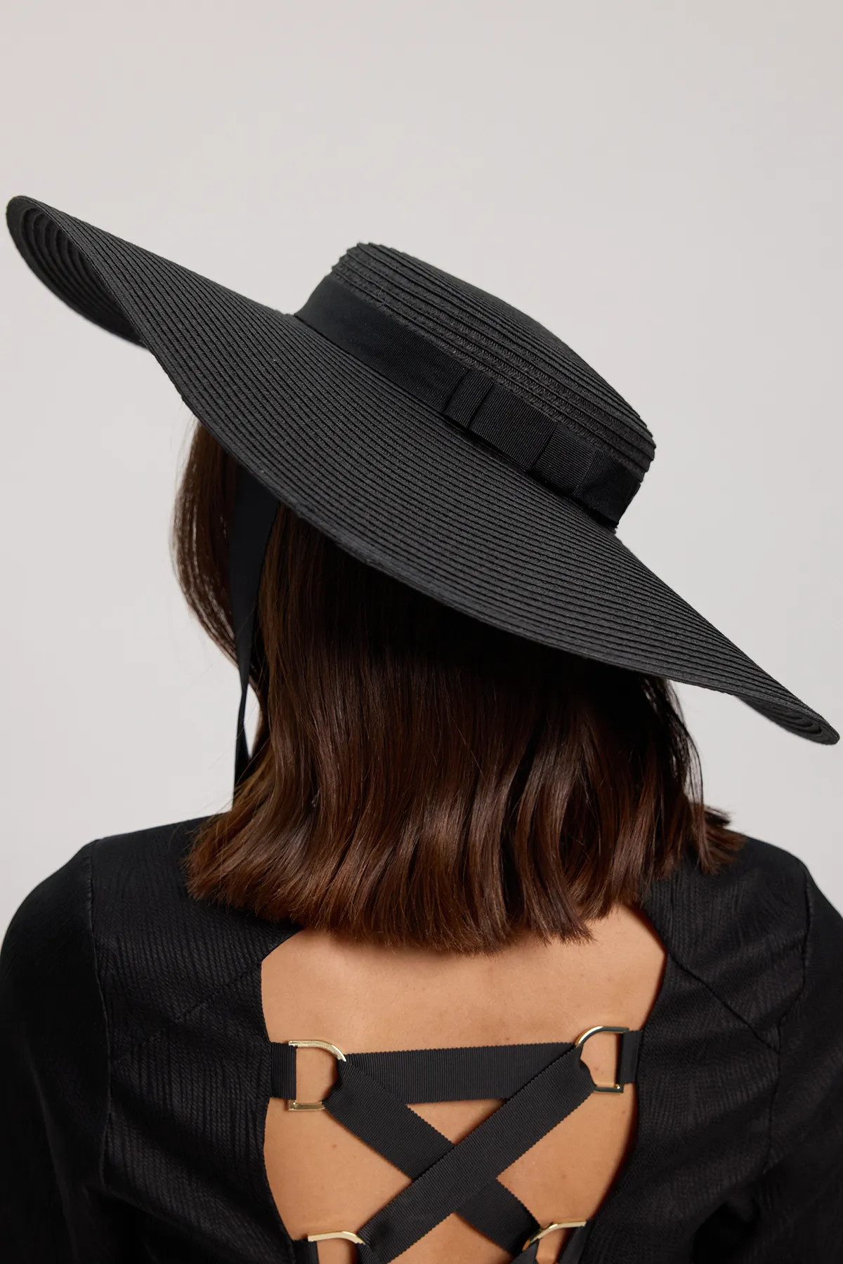 Black Large Boater Style Fascinator | Karen Millen | Karen Millen