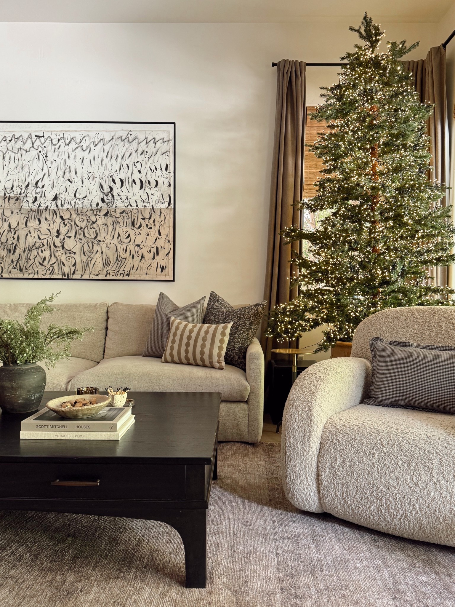 The family room is feeling fresh and festive for the holidays ! If you’re looking for an easy way to update your space I highly recommend refreshing your pillow combos. Right now you can get 30% off plus free domestic shipping @danielleoakeyshop ! Use code BF2025 at checkout🫶🏼



#LTKHome #LTKHoliday #LTKCyberWeek