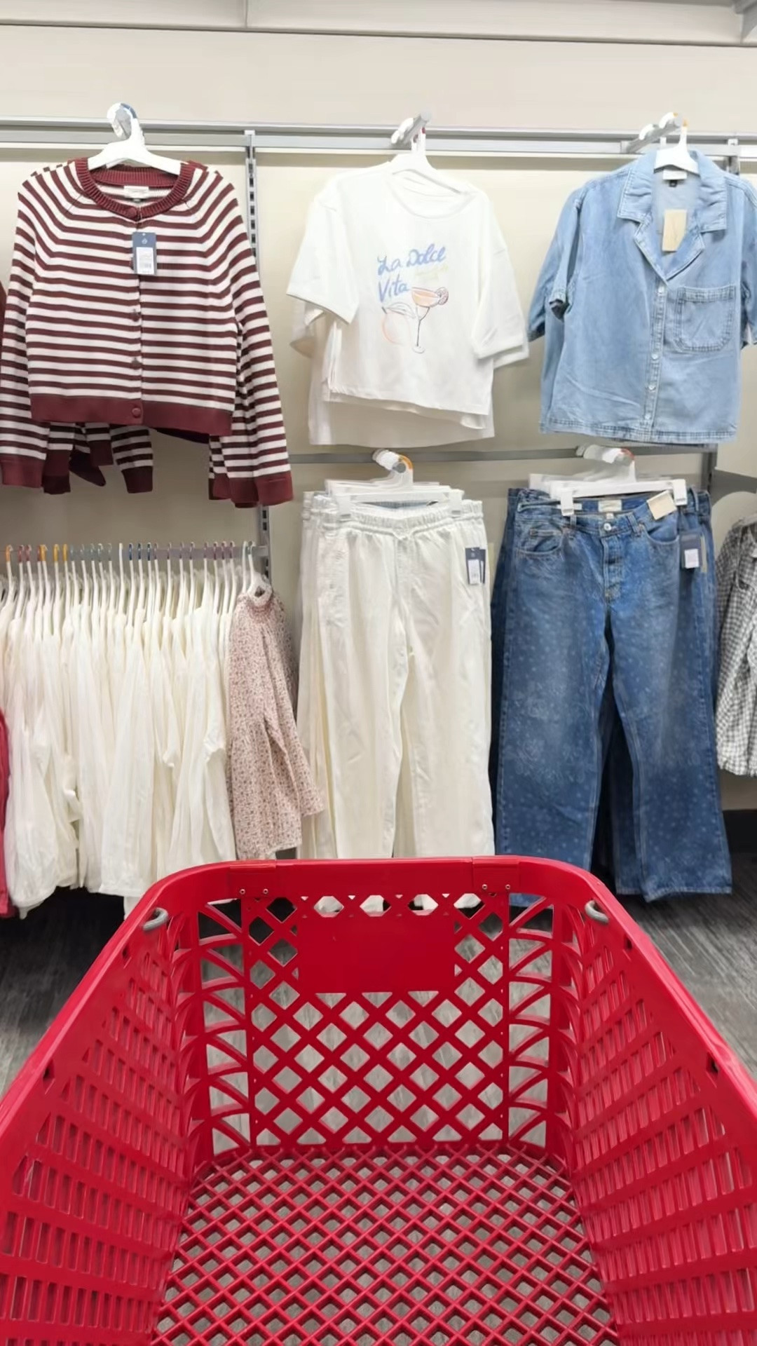 How cute is this new @Target tee!🩵💛

#LTKgrwm #LTKootd #LTKMidsize