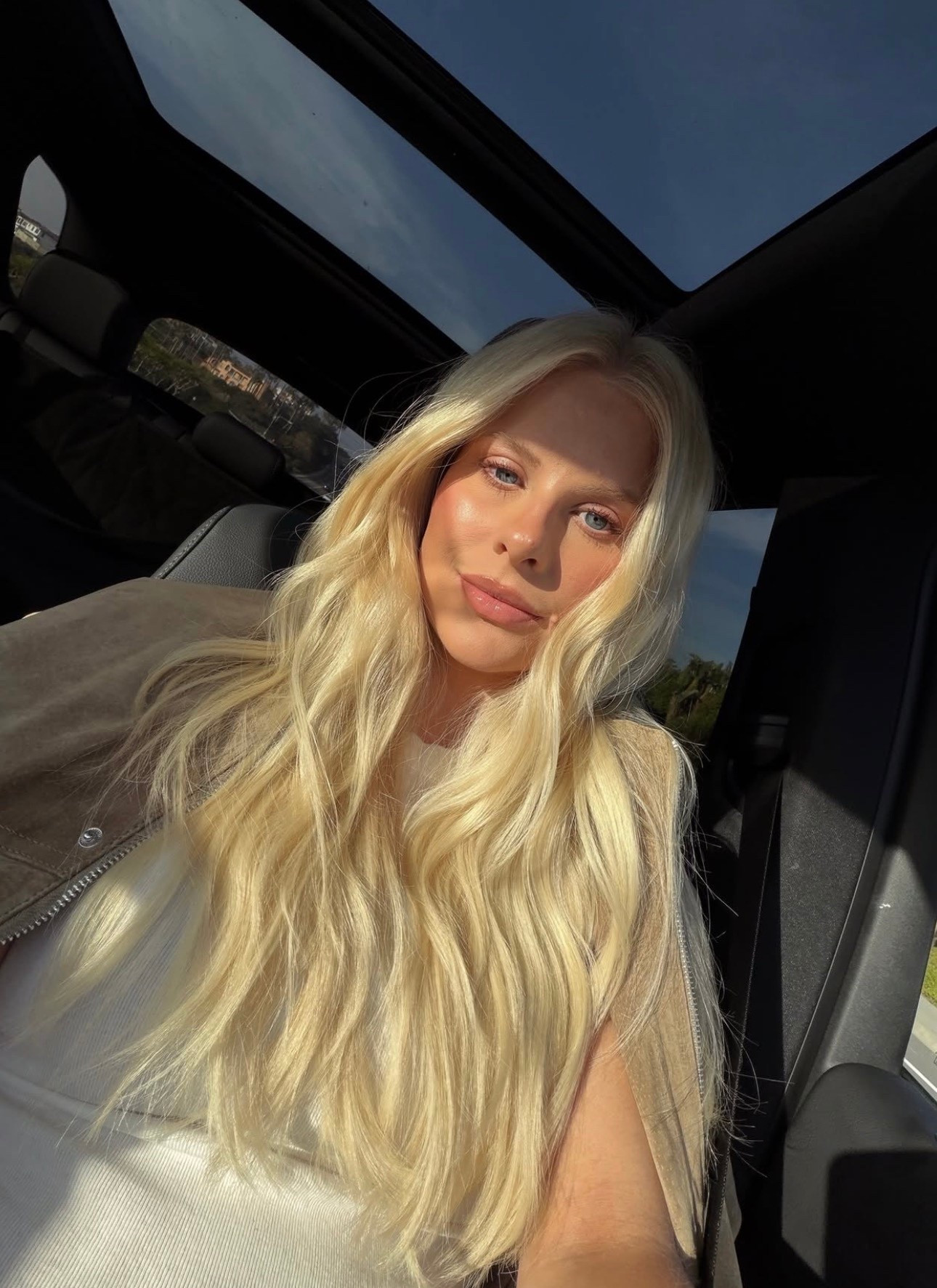 Wearing med jacket, small in tank! 

Shades:
SPF - fair medium
Liquid foundation - N6
Concealer - 11 light neutral 
Setting powder - fair pink 
Liquid blush - pinkgasm
Powder blush - sublime flush
Face palette - universal 
Liquid bronzer - soleil parfait 2
Powder bronzer - terra sol light med
Eyeshadow - 44s
Mascara - brown
Eye pencil - endless cacao
Brown pencil & gel - blonde
Lipstick - blaz’d donut
Lip liner - toffee
Lip gloss  - sweetmouth

#kathleenpost

Current makeup faves, beauty faves, lip combo, eye combo, full face makeup, everyday wear makeup



#LTKBeauty #LTKgrwm #LTKselfcare