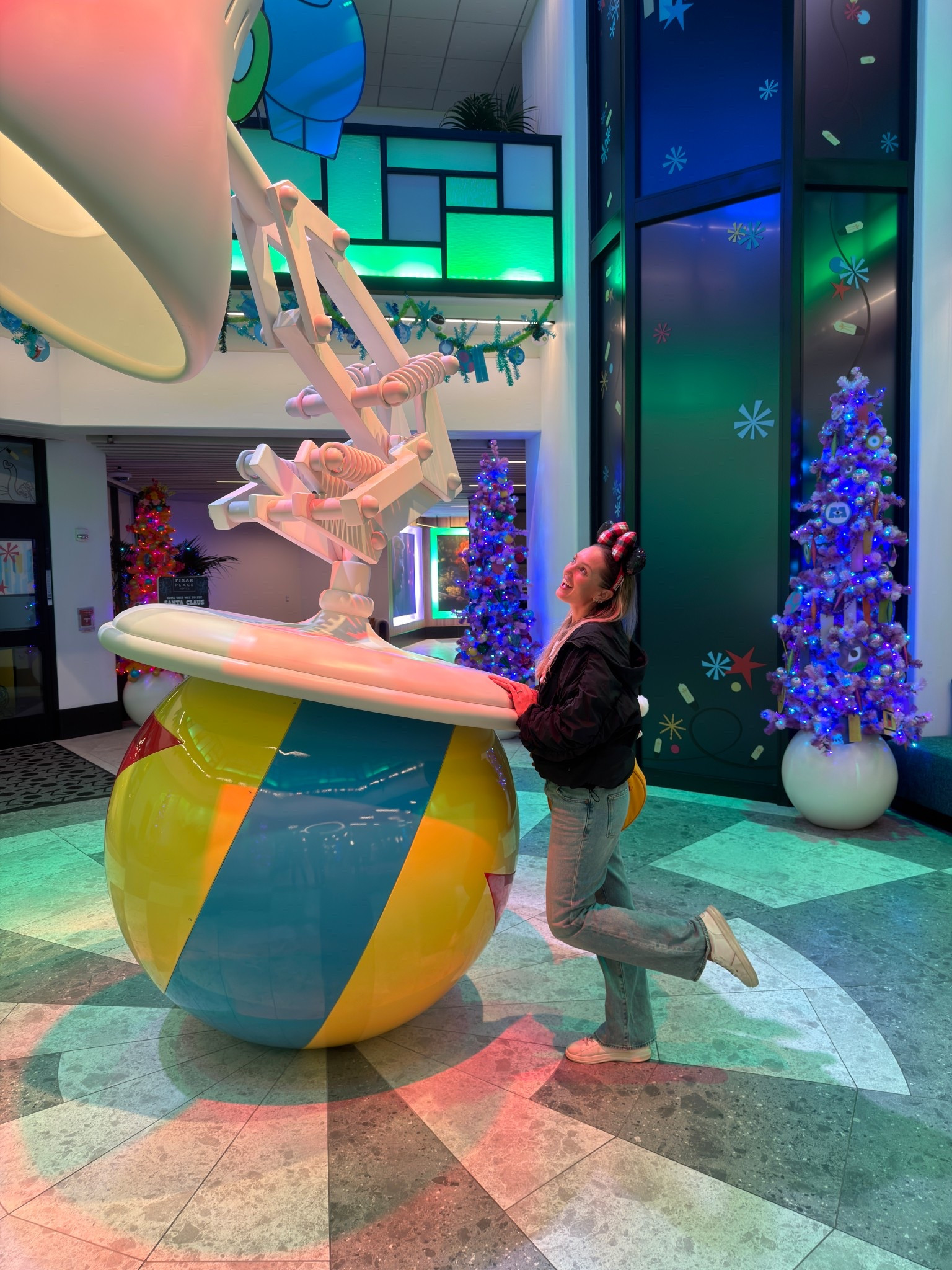 Got a few questions about these jeans, they’re one of my fav pairs from PacSun! Super comfy, flattering, and even a little stretchy 🥰

#LTKFindsUnder50 #LTKSaleAlert #LTKFindsUnder100