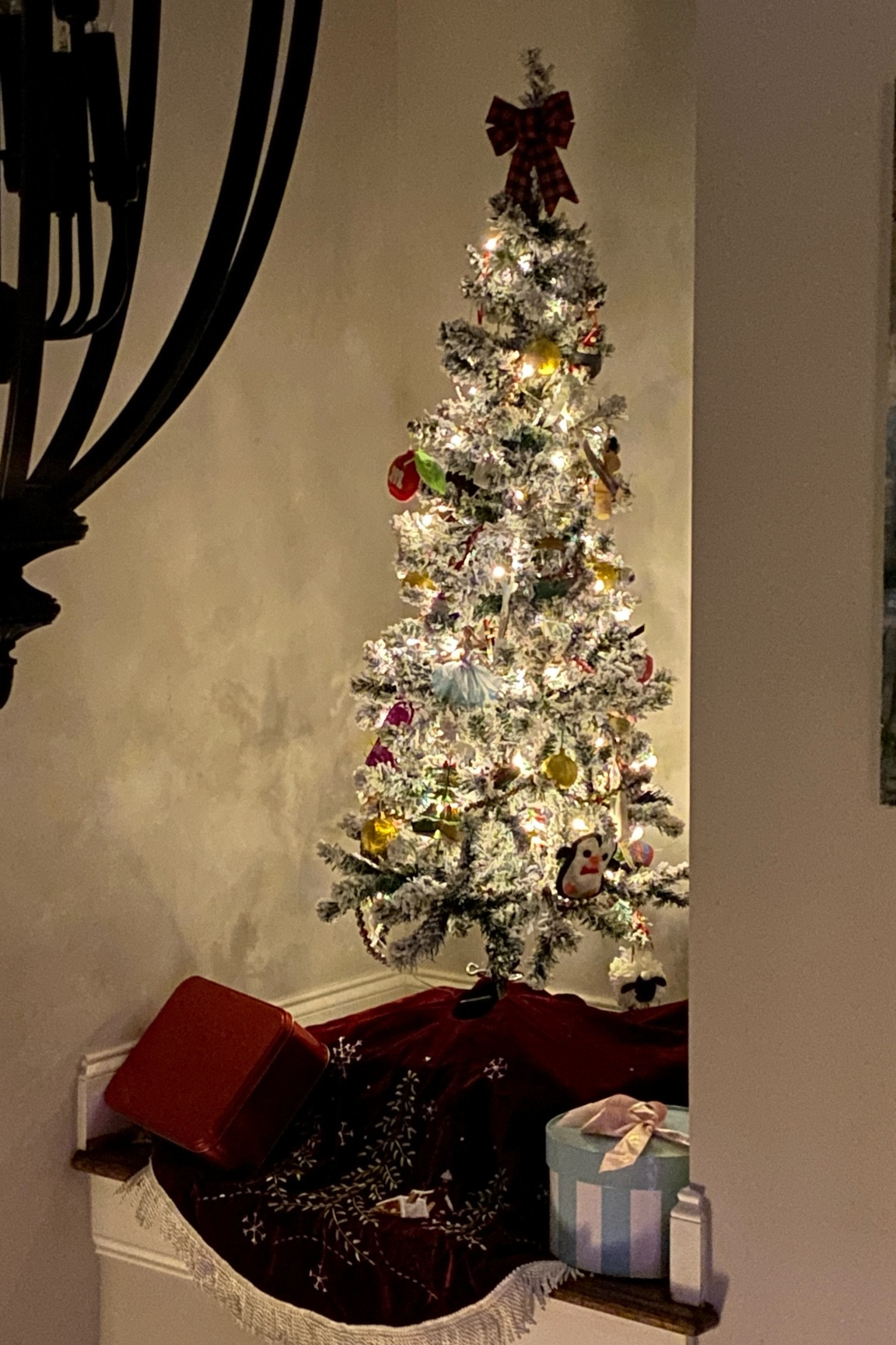 Brighten up any small space for the holidays! I got this small flocked Christmas tree from Walmart and just love how it turned out!

Also sharing some fun and nostalgic holiday ornaments!

Would you consider putting a Christmas tree here?

Walmart | Christmas tree | small space decorating | holiday decor

#LTKfindsunder50 #LTKHoliday #LTKSeasonal