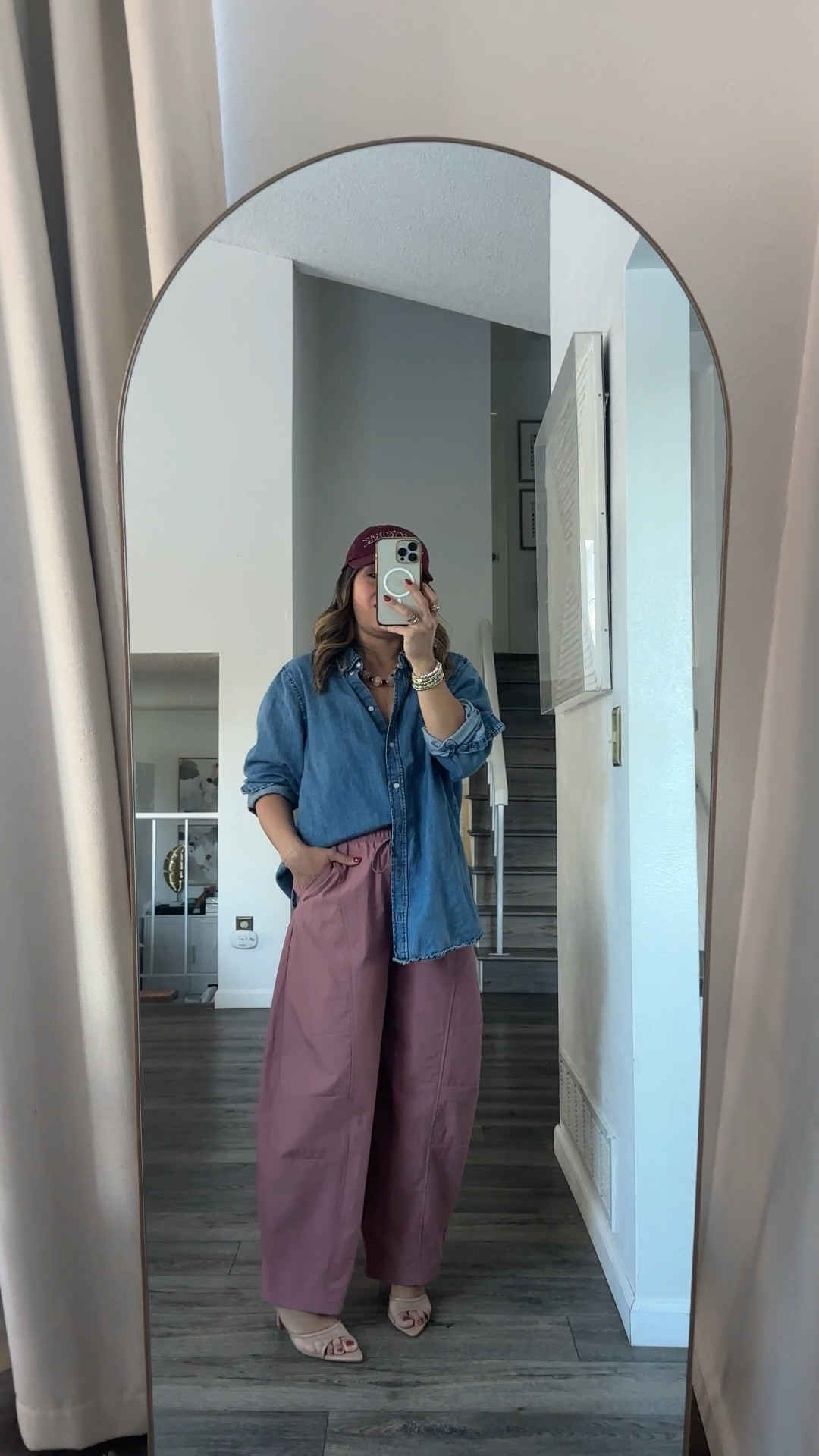 Chicest pants from Zara!! They run tts, order your regular size! 
Shirt size small
Pants size xs


#LTKPetite #LTKootd #LTKSeasonal