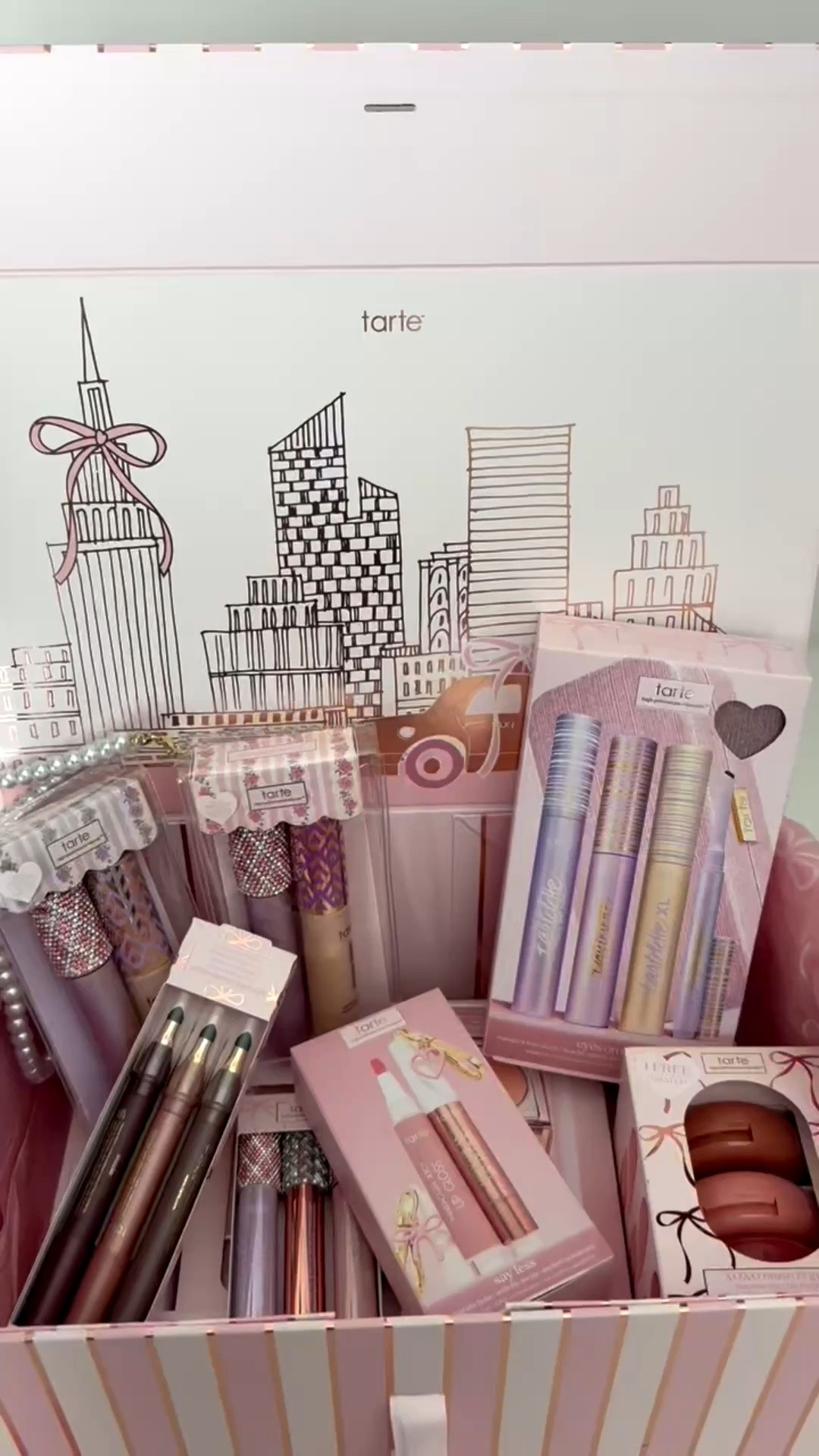 @Tarte holiday launched today! This collection is amazing - code ASHDONIELLE15 gets you an extra 15% off on top of the sale! 💋💄

#LTKSaleAlert #LTKSeasonal #LTKBeauty