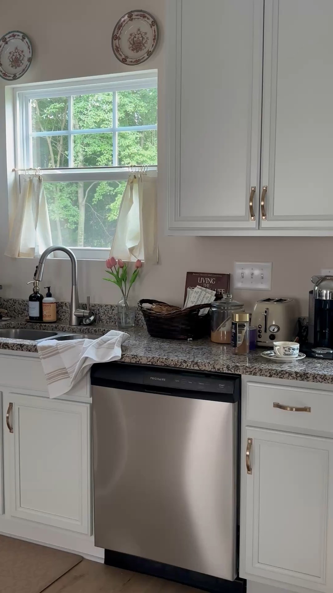 These champagne gold cabinet pulls made such a difference in our kitchen!! 🌷

#LTKHome #LTKSaleAlert