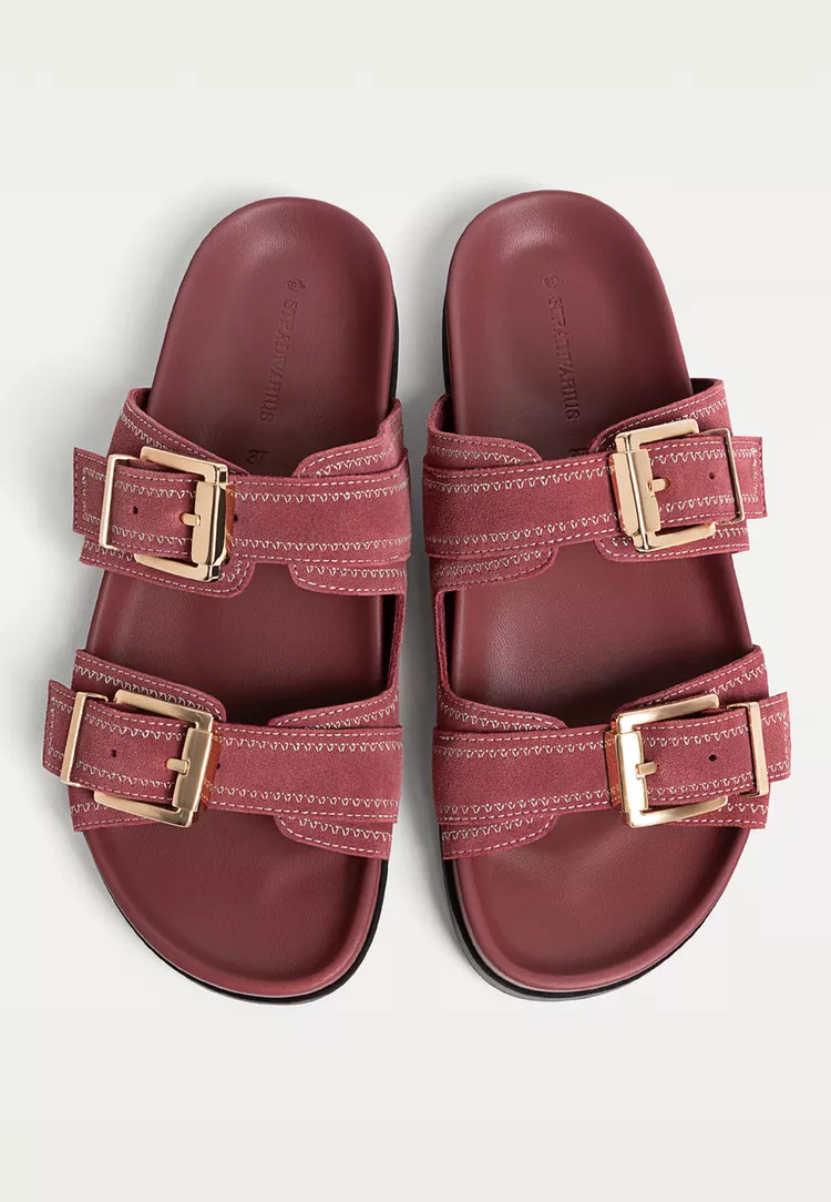 Flat leather sandals with buckles | Stradivarius (UK)
