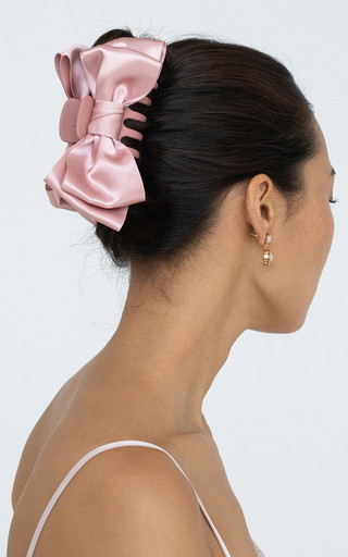 Lauren's ClosetJennifer BehrAgatha Satin Jaw Clip$158Color—PinkAdd To BagAdd to FavoritesEDITOR... | Moda Operandi (Global)