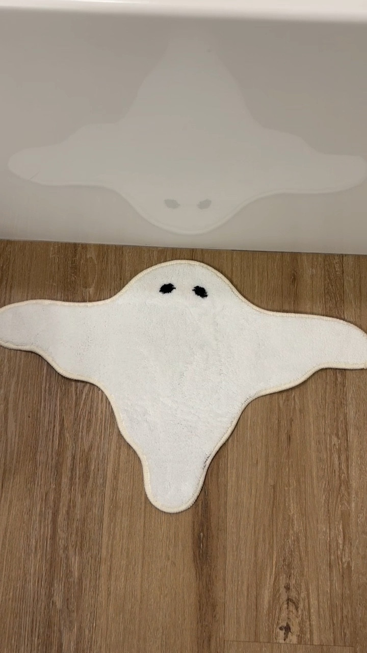 K I D S / this little ghost bath mat 🖤 The perfect spooky cute addition to the kid’s bathroom this season 👻🛁🤌🏻

Walmart Canada | Amazon Canada | Shower Curtain | Turkish Towels | Shower Dispensers 

#LTKcasa #LTKkids #LTKcanada