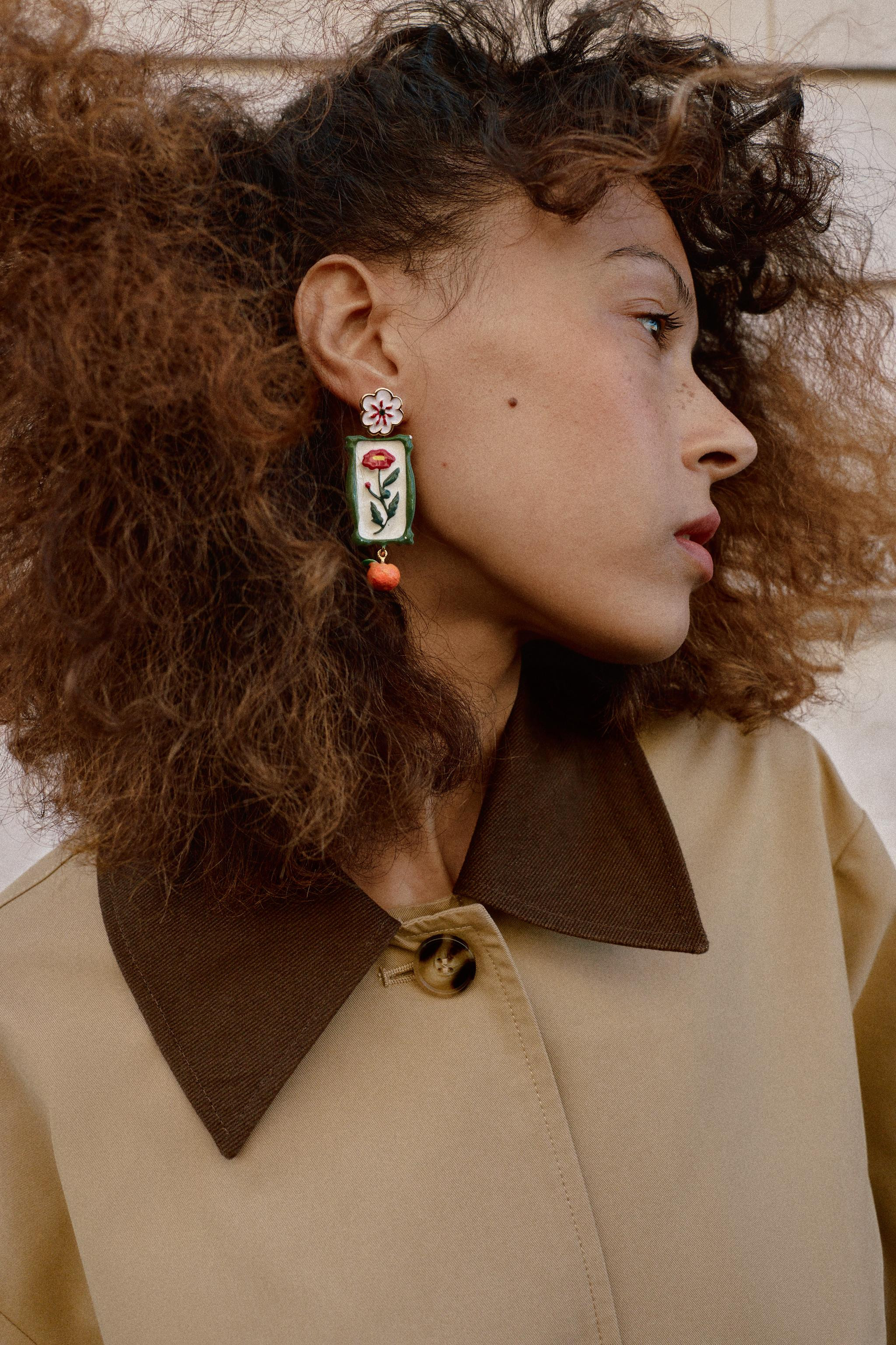 RESIN FLOWER EARRINGS | Zara UK