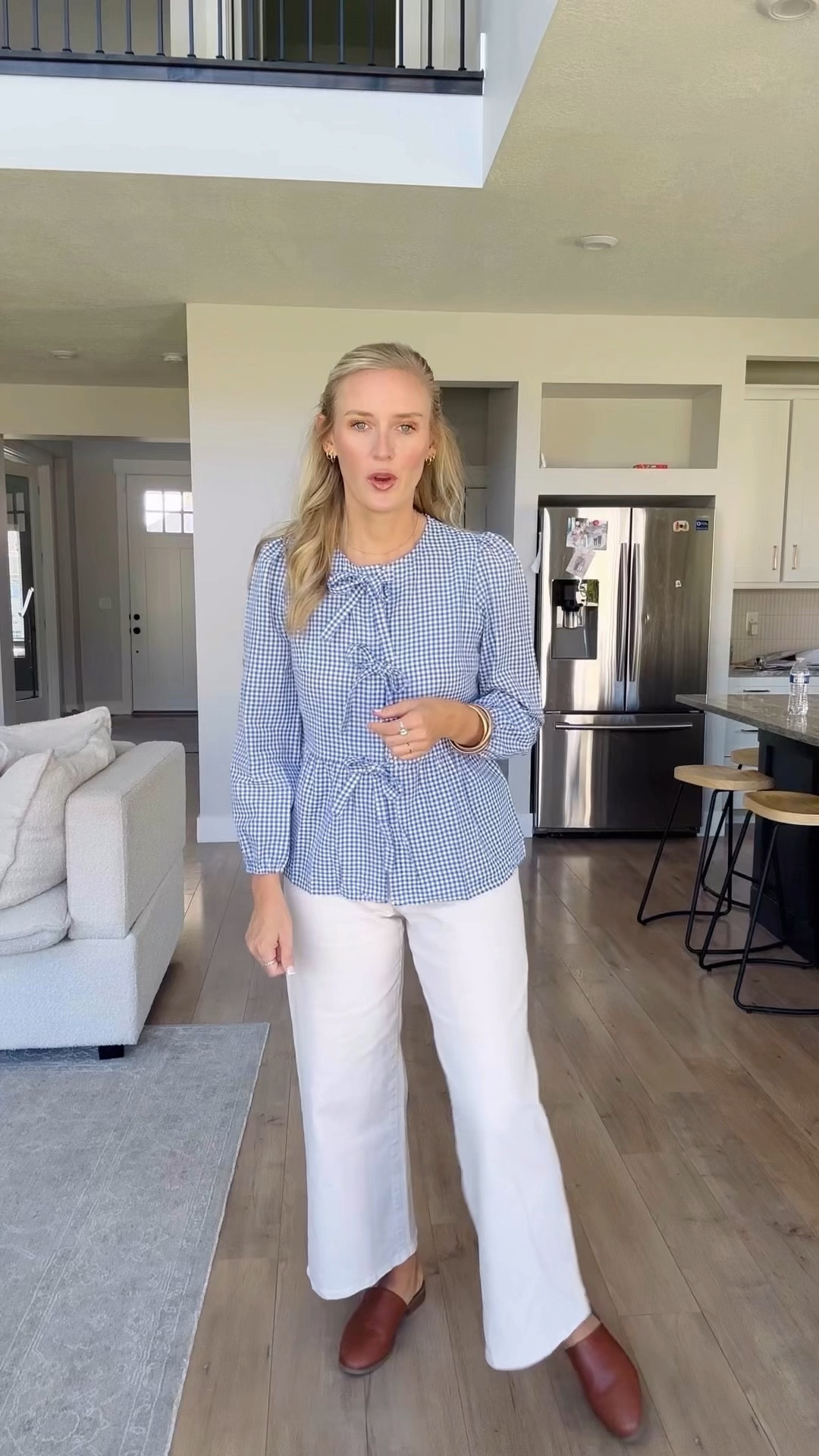 Amazon tie front top, size small. 

#LTKStyleTip #LTKFindsUnder50 #LTKMidsize