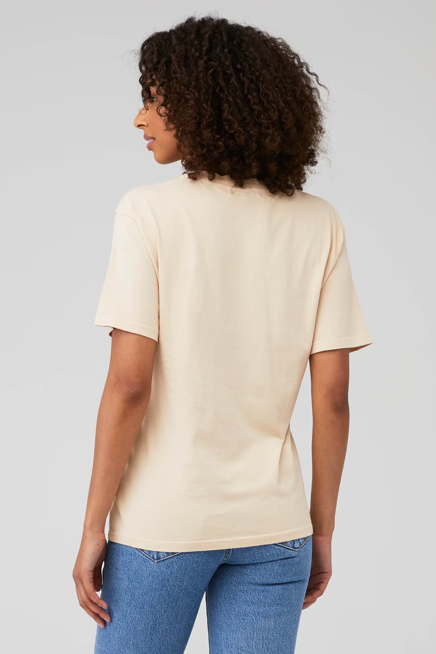 WILLIE NELSON ON THE ROAD AGAIN WEEKEND TEE | FashionPass