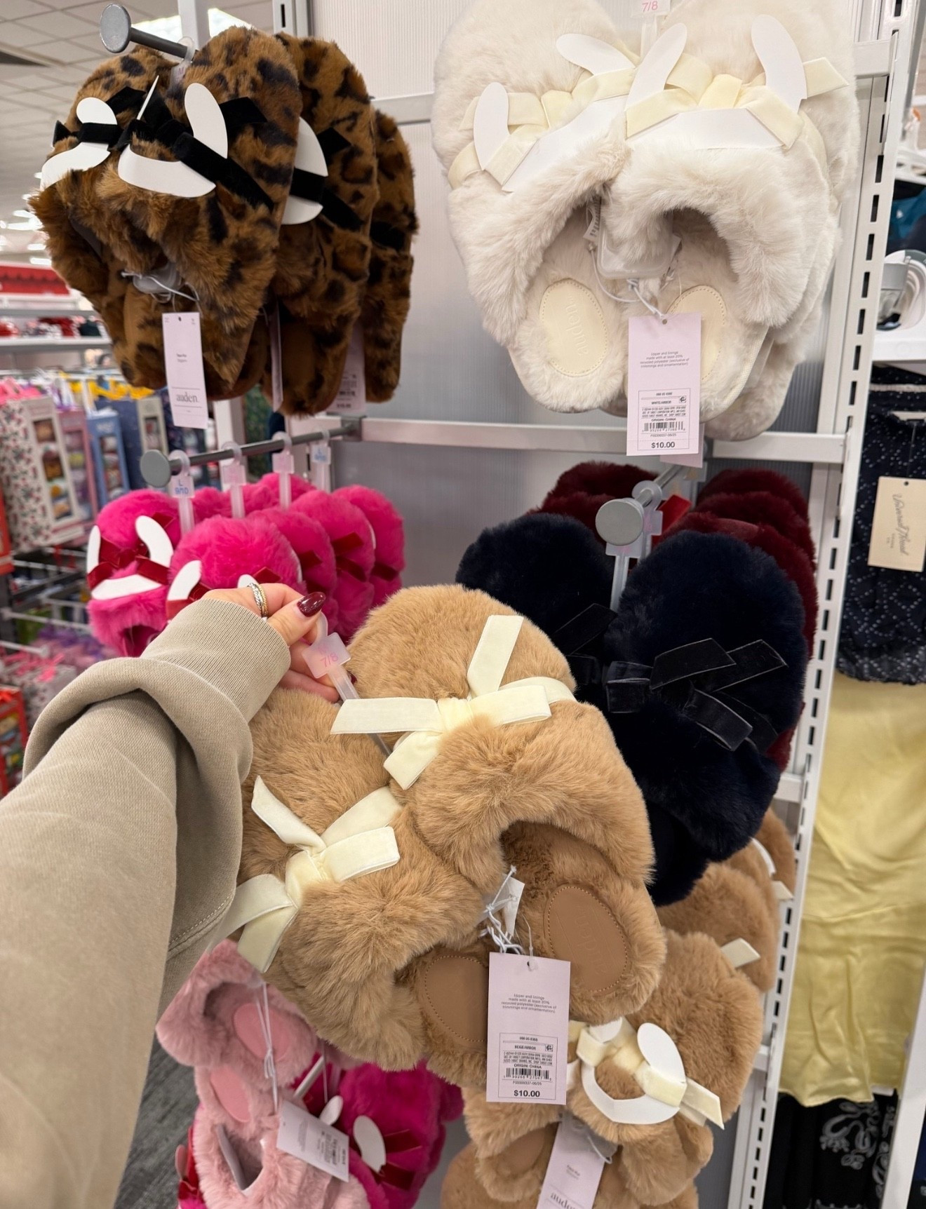 The cutest $10 slippers from target would make a great last-minute gift idea

#LTKSeasonal #LTKHoliday #LTKGiftGuide