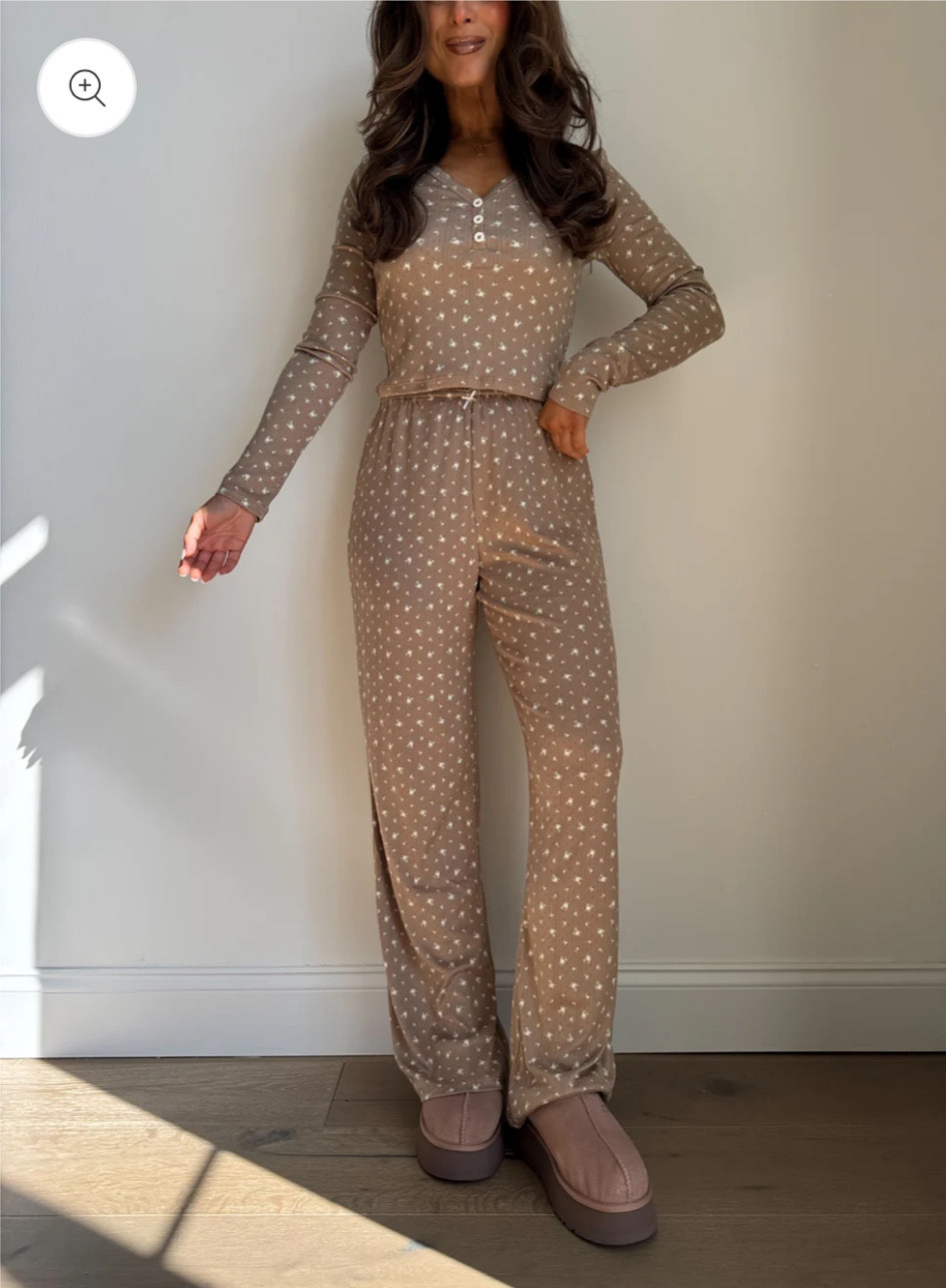 Effortless cozy vibes — this cute long sleeve and pant set is your go-to for staying comfy and stylish all fall long. 🍂✨👖

#LTKTravel #LTKBeauty #LTKStyleTip