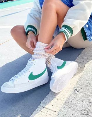 Nike Blazer Mid '77 VNTG sneakers in white/malachite | ASOS (Global)
