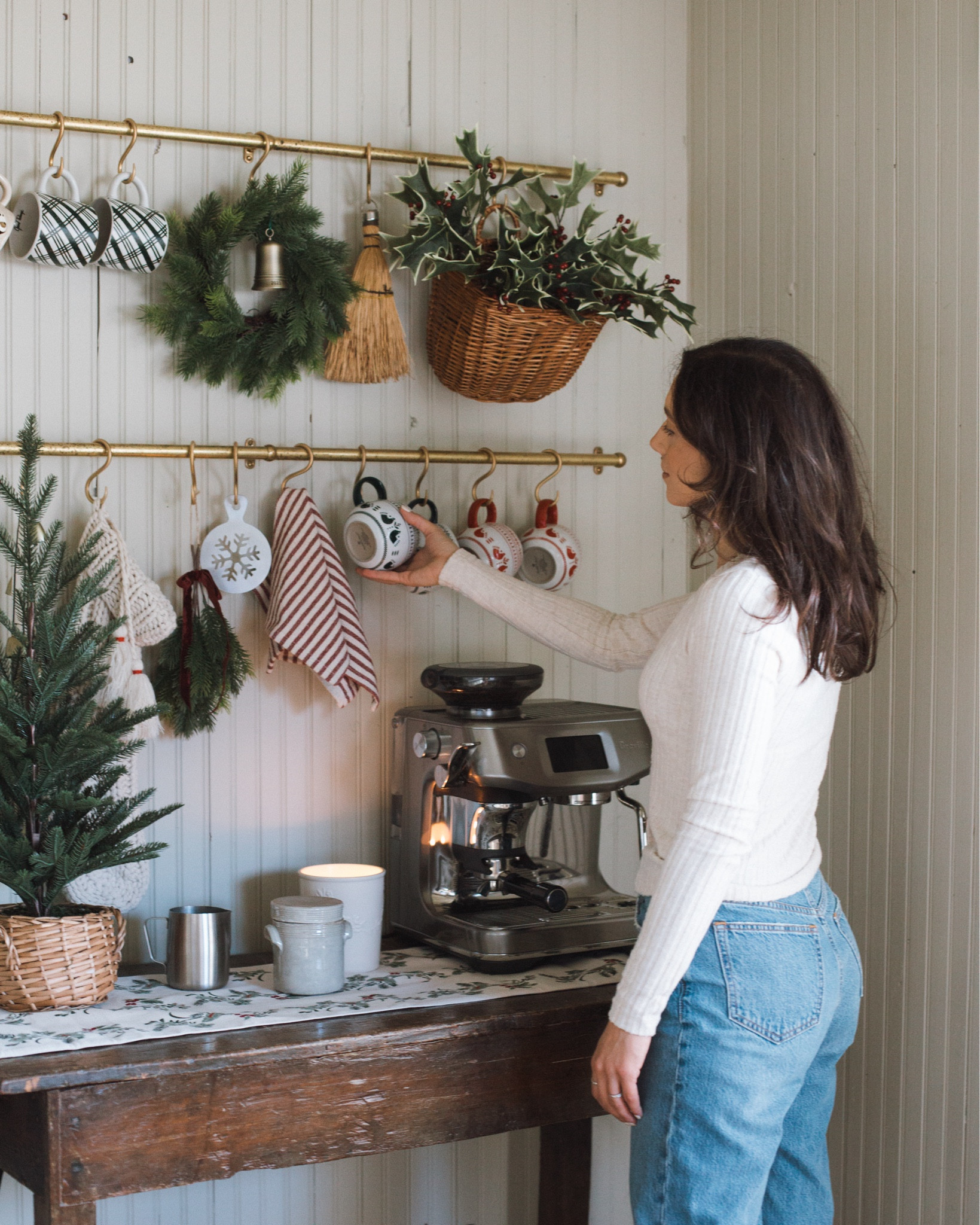 #ad How sweet are these coffee bar accessories I found at Target?! They always have the best holiday decor and entertaining pieces at great prices! 

#coffeebar #holidayentertaining #holidaydecor #ltkhome 


#LTKhome #LTKHoliday #LTKSeasonal