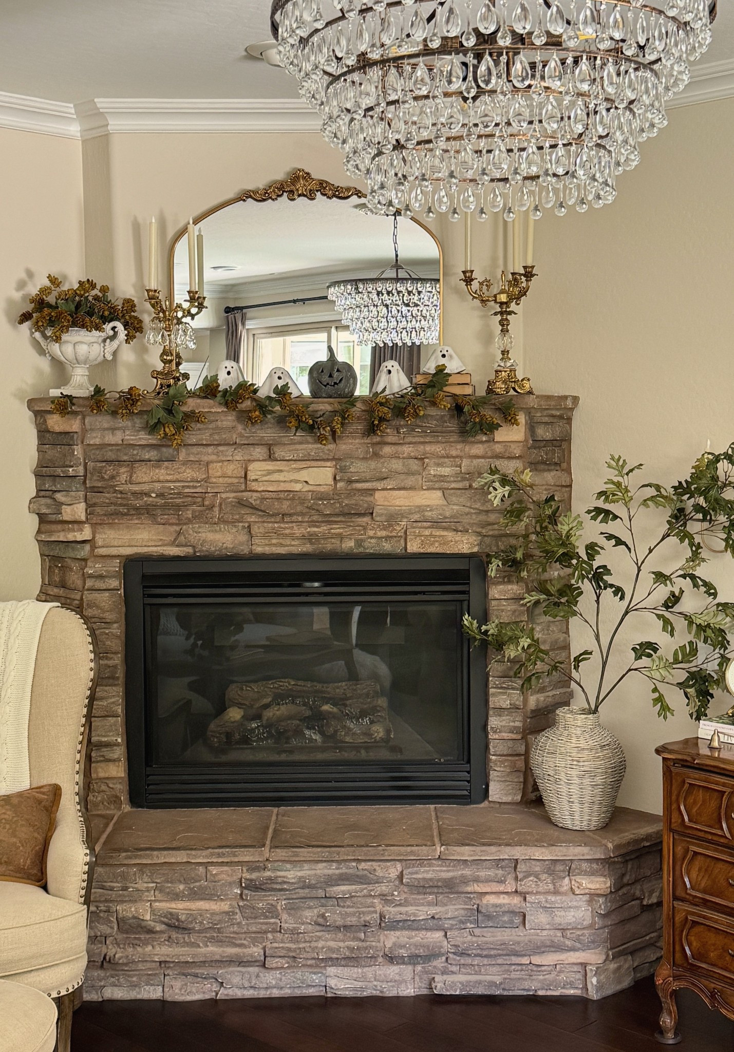 Fall Mantel Decor 🍂👻

Use Code JOY15  for 15% off of any Mud Pie items 

Mantel decor, fall decor, Halloween decor , fall home decor 