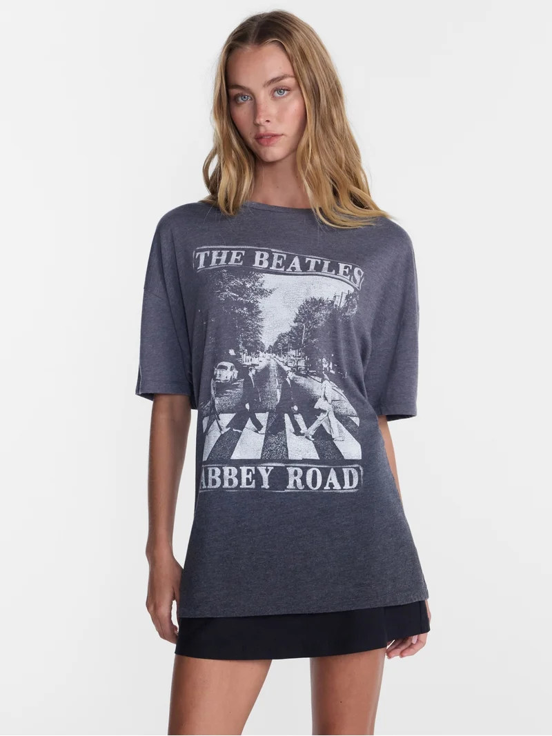 No Boundaries Beatles Abbey Road Graphic Boyfriend Tee, Women's Sizes XXS-XXL | Walmart (US)