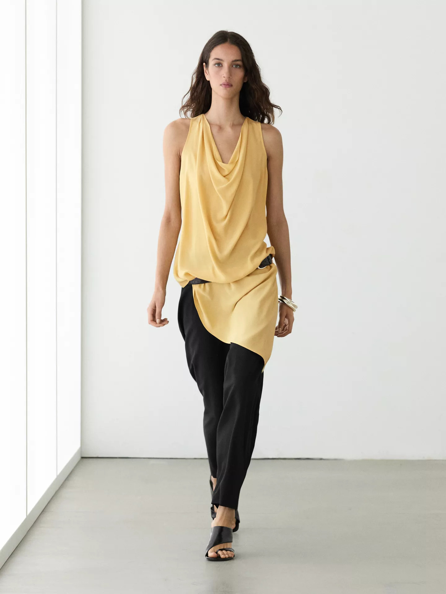 Long flowing asymmetric top | Massimo Dutti UK