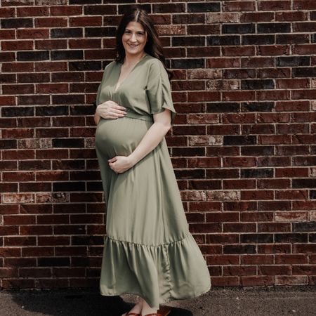 This is not a maternity dress, but does fit very nicely over and expecting belly. The olive green color would be perfect for fall family photos, or Thanksgiving.

#maternitydress #pregnancyfashion #flowydress #babybumpstyle #bumpstyle #maternitystyle #maternityfashion #pregnancydress #maternityclothes #pregnancystyle #maternitywear #expectingmom #maternityoutfit #maternitylook #momtobe #pregnancyoutfit #pregnancylook #dressbump #pregnancywardrobe #bumpfashion #pregnancyessentials #familyphotodress 


#LTKunder100 #LTKFind 

#LTKbump