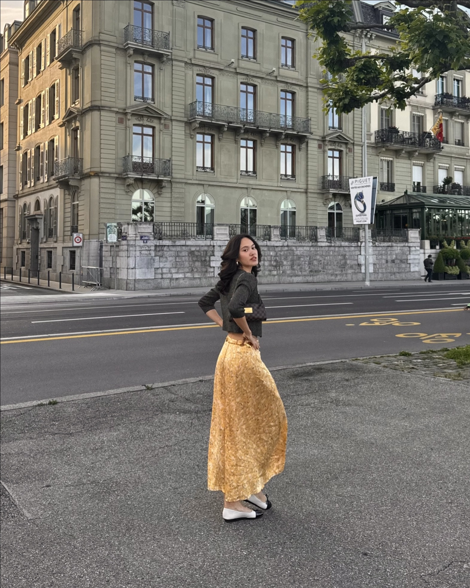 geneva outfit: yellow maxi skirt, ballet flats, glitter cardigan and louis vuitton bag (literally stole this outfit from my mum haha - she‘s such a style icon ⭐️❣️)

#LTKeurope #LTKdeutschland #LTKsummer