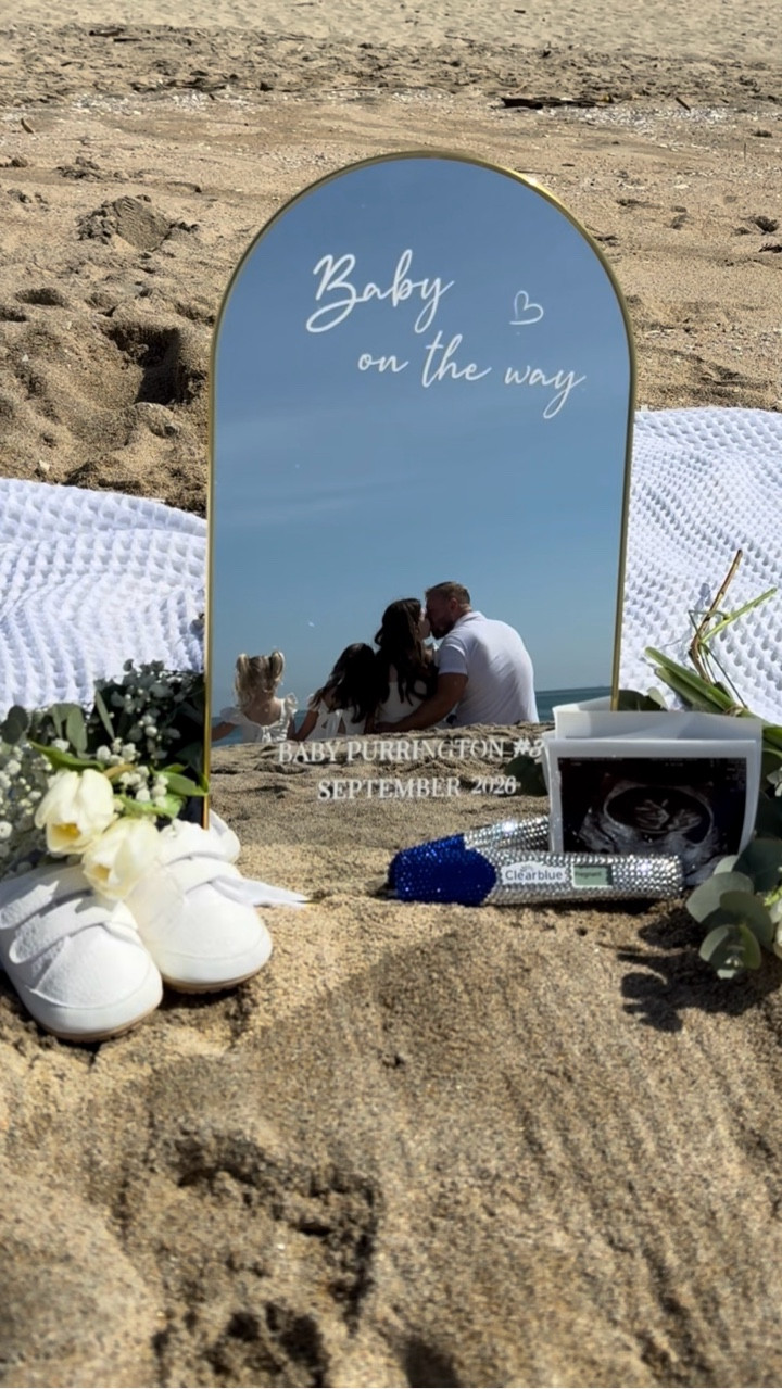 And then there were five! Baby #3 due September 2026🕊️🤍

#pregnancyannouncement #huntingtonbeach #babyontheway #familyof5

#LTKKids #LTKBump #LTKBaby