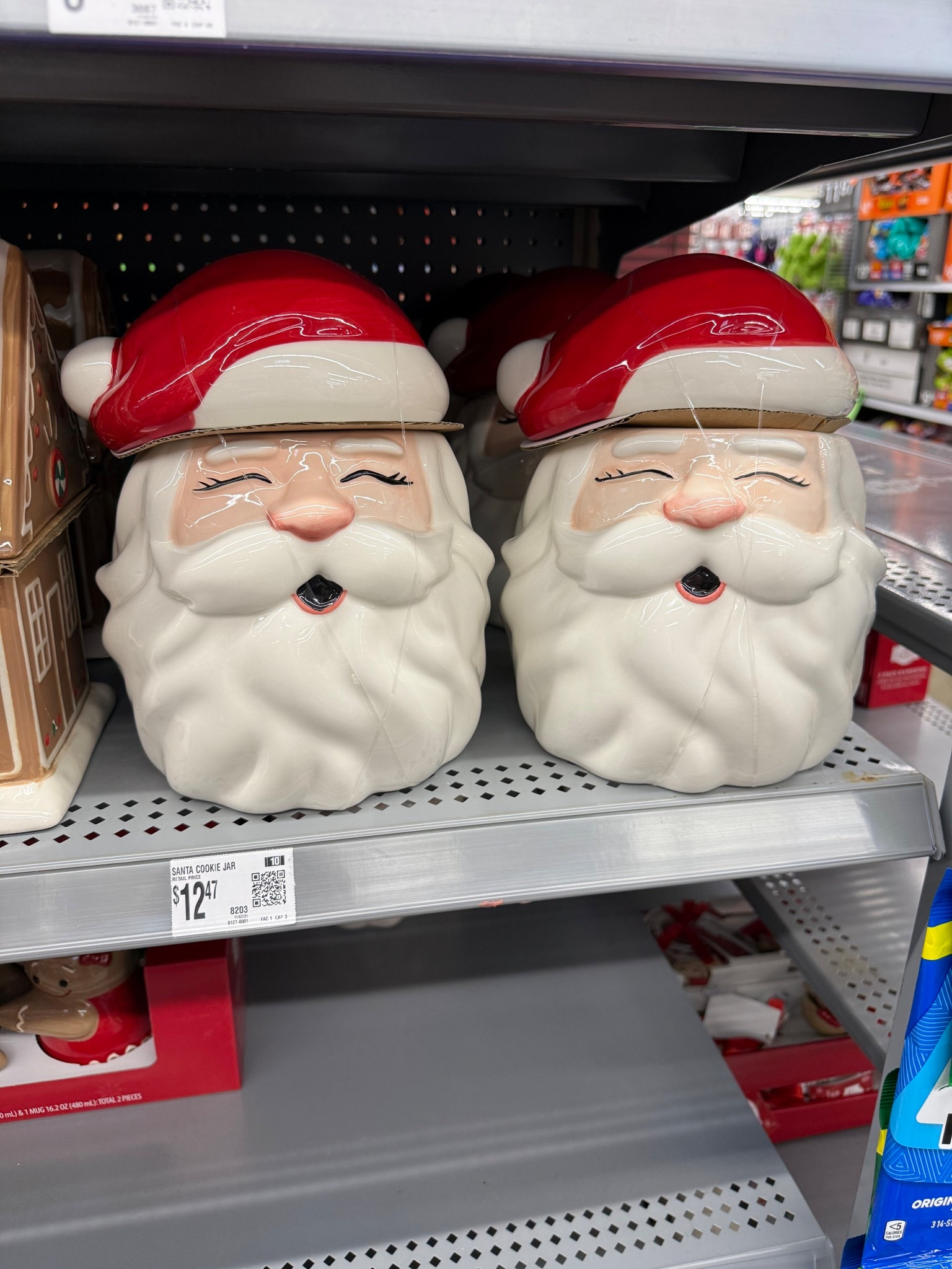 The viral $12 Santa cookie jar from Walmart! 🏃‍♀️💨❤️ 

#LTKSeasonal #LTKHoliday #LTKFindsUnder50