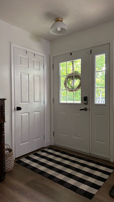 Small entryway decor, buffalo plaid rug, summer entryway in a small home, amazon home find

My size is 59 x 36 (5x3 ft)



#LTKSaleAlert #LTKStyleTip #LTKHome