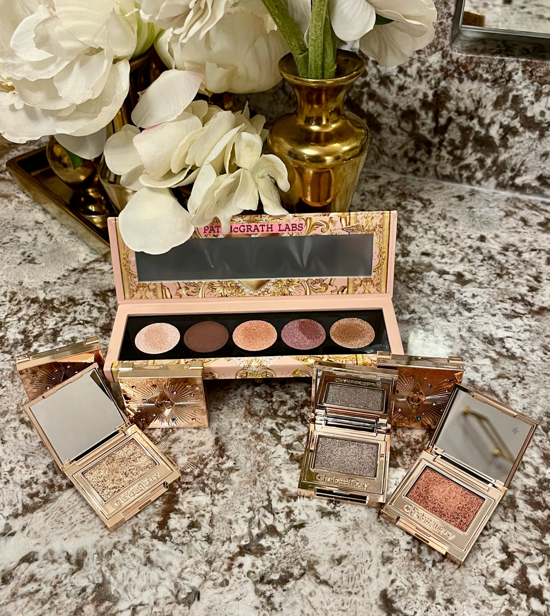 Holiday shimmer eyeshadow #LTKHoliday

#LTKstyletip #LTKbeauty