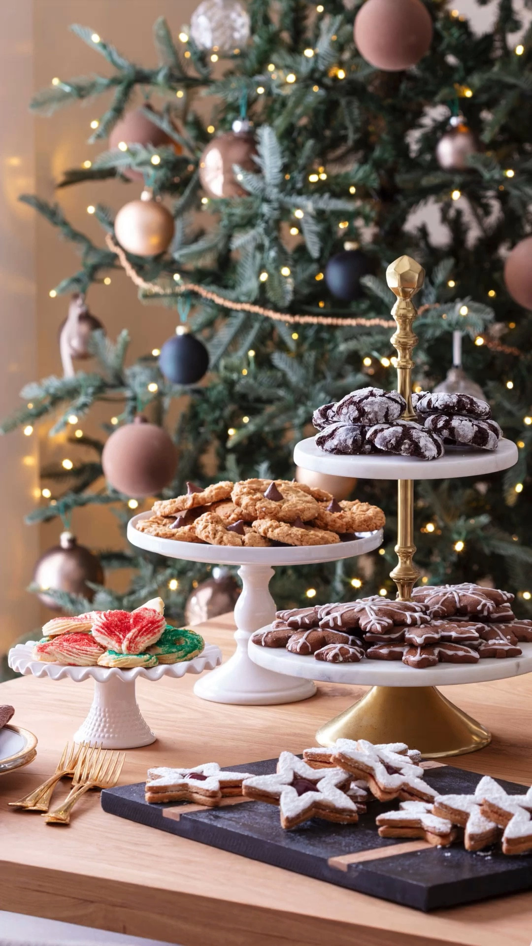 Dining room, christmas tree, christmas decor; christmas dining room


#LTKSeasonal #LTKhome