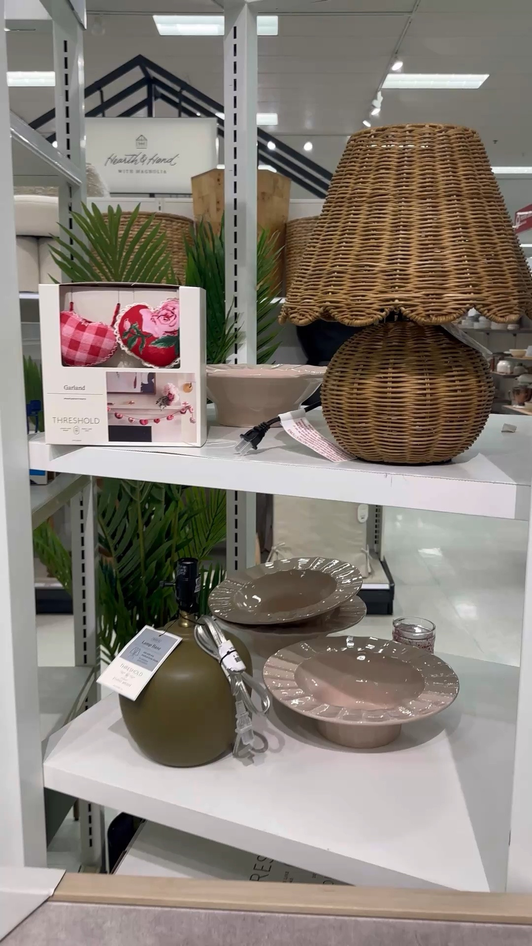 How cute is this woven lamp with scalloped lampshade?? 

I can think of so many places to use this cutie.

Nightstand lamp, bathroom lamp, desk/office lamp, kitchen lamp, bookshelf lamp, etc. 

#LTKFindsUnder100 #LTKStyleTip #LTKHome