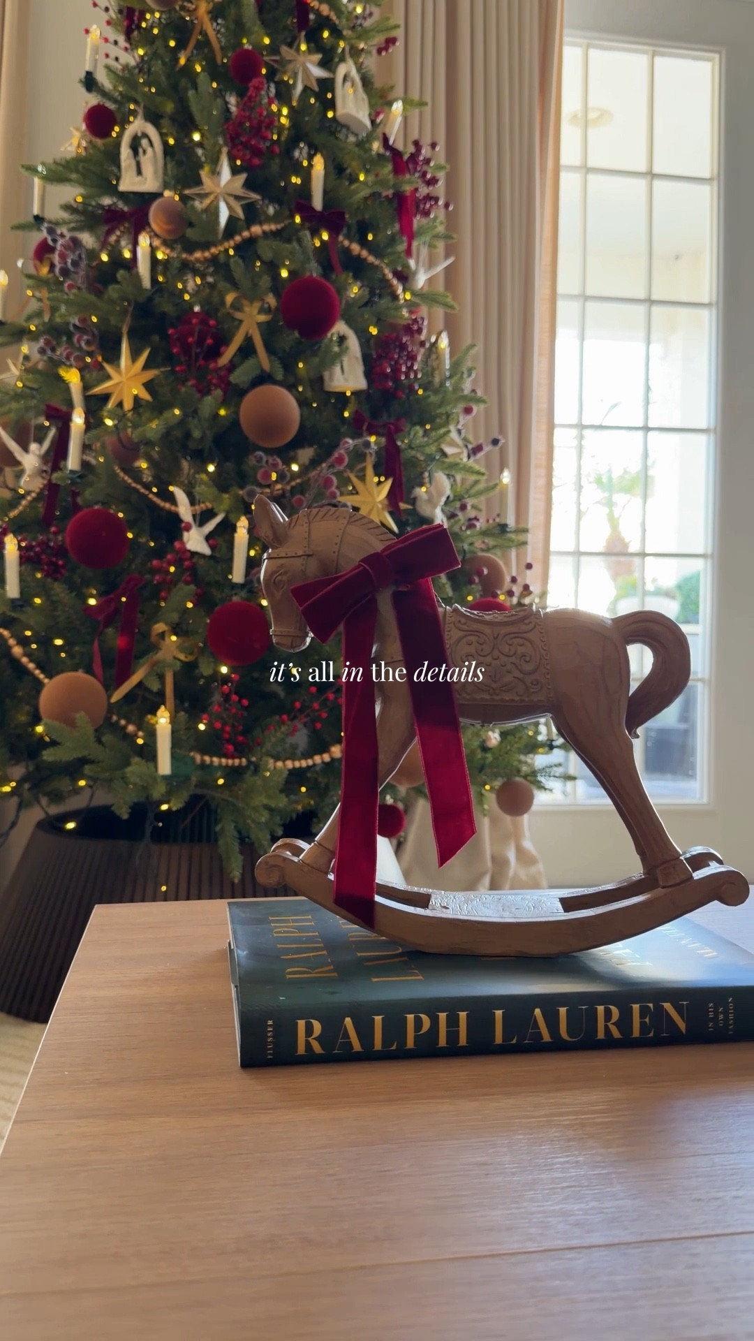 Traditional and modern Christmas decor 🎄❤️💫


#LTKHome #LTKSeasonal #LTKHoliday