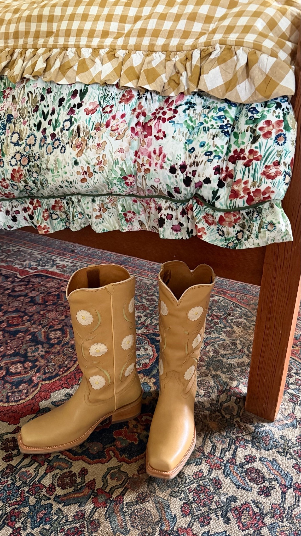 the best boots ever 🌼

#LTKdayinmylife #LTKootd #LTKHome