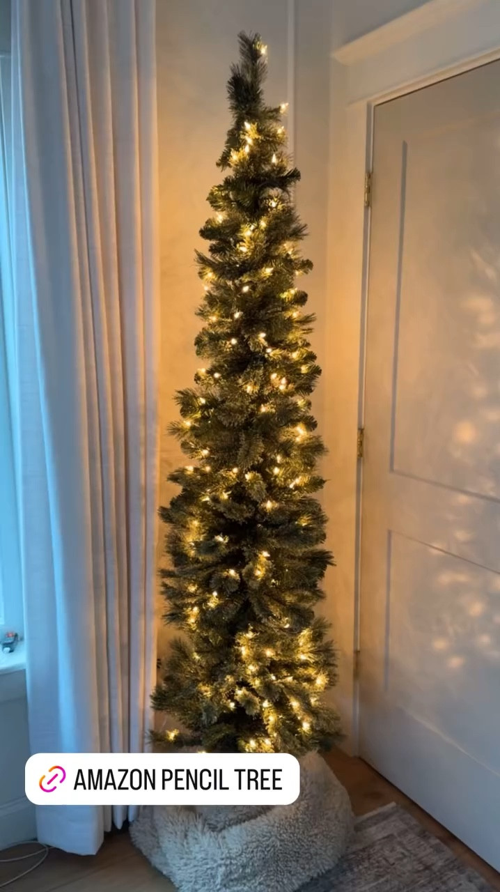 How CUTE is this tree! 🎄 
I got the 7ft for reference! 

#LTKWatchNow #LTKSeasonal #LTKHoliday