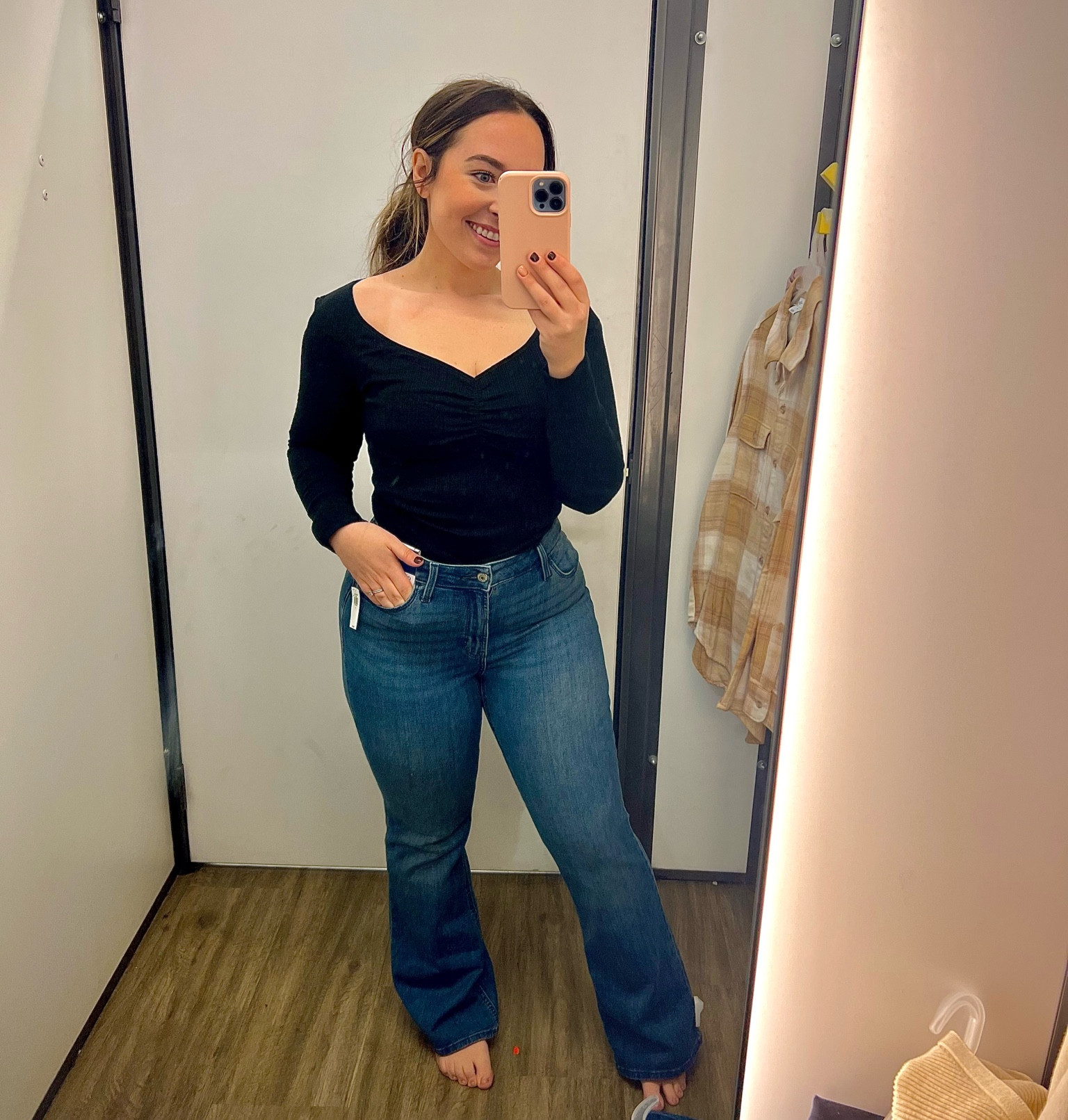 🚨$15 JEANS 🚨 #sale #denim #oldnavy #flarejeans #curvy

#LTKcurves #LTKsalealert #LTKunder50