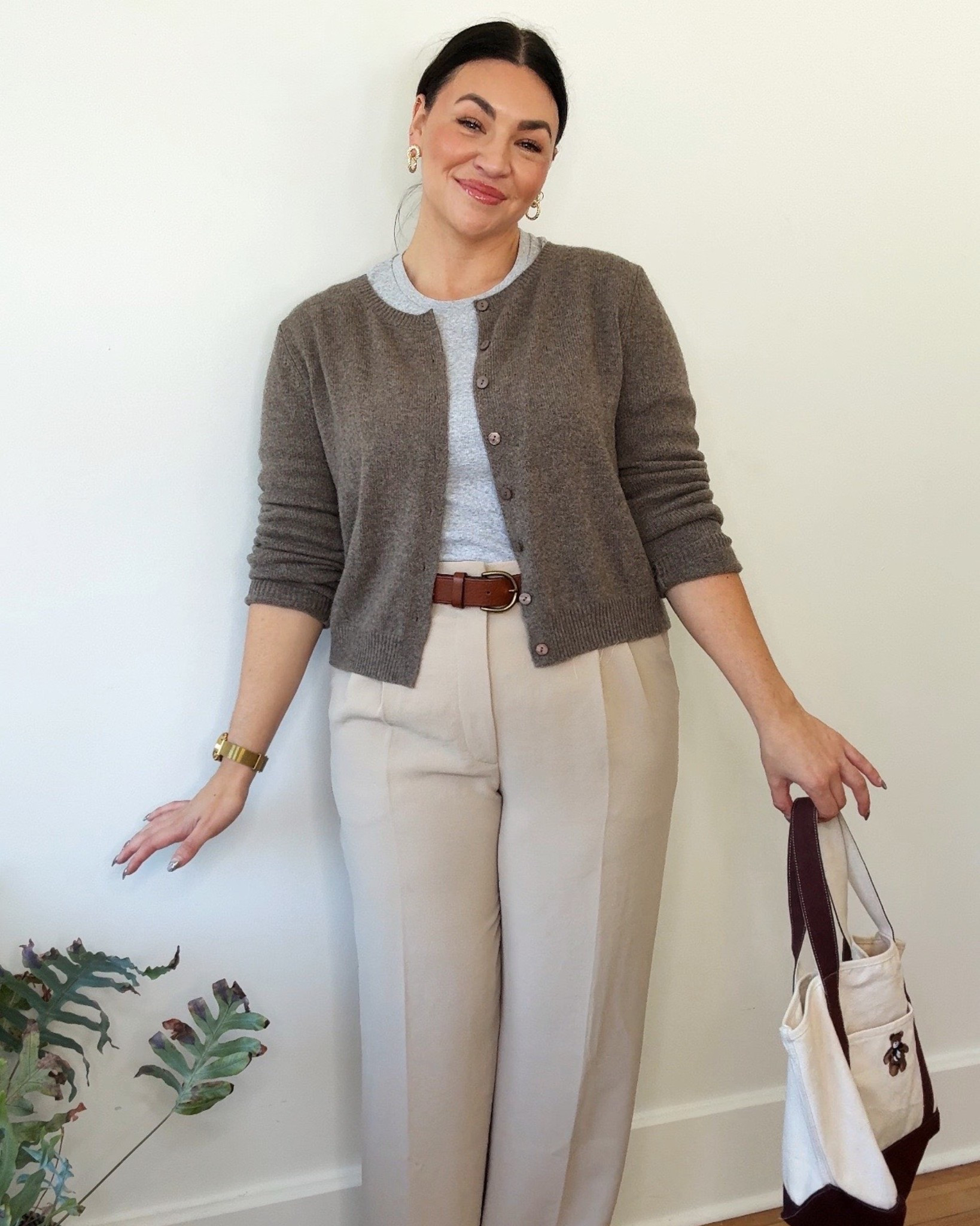 What would Kathleen Kelly wear? Absolutely this!

Here’s another work friendly fit that feels lived in!

Pants: Curvy 16
Cardigan XL
Tee XL
I LOVE these trousers, they are a true suit material but they don’t wrinkle and the curve fit works just perfect for me.


#midsize #midsizestyle 

#LTKStyleTip #LTKMidsize
