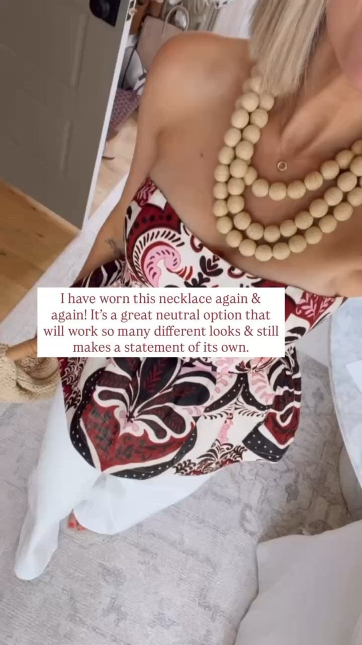 I’ve had this necklace on repeat 👏🏼 so many looks you can pair it with! Wearing size 2 in the top & size 4 in the jeans.

Loverly Grey, statement necklace, statement jewelry, statement accessories 

#LTKootd #LTKSeasonal