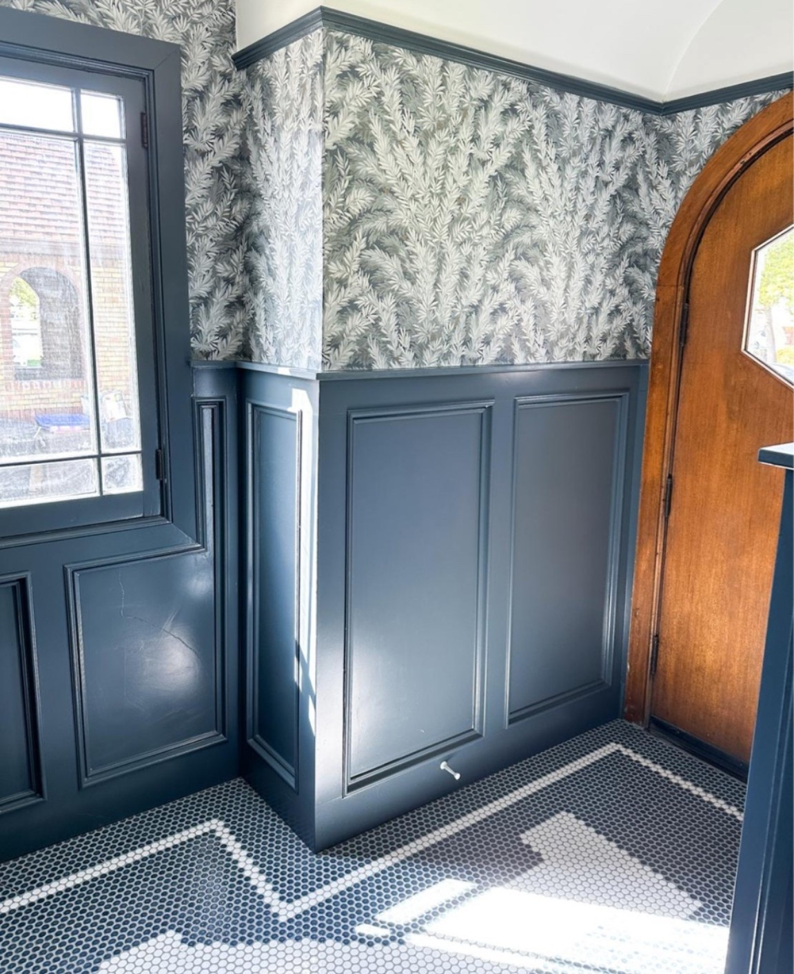 Loving the new wallpaper in the entry of the Alumni House!

#LTKHome #LTKSaleAlert #LTKSeasonal
