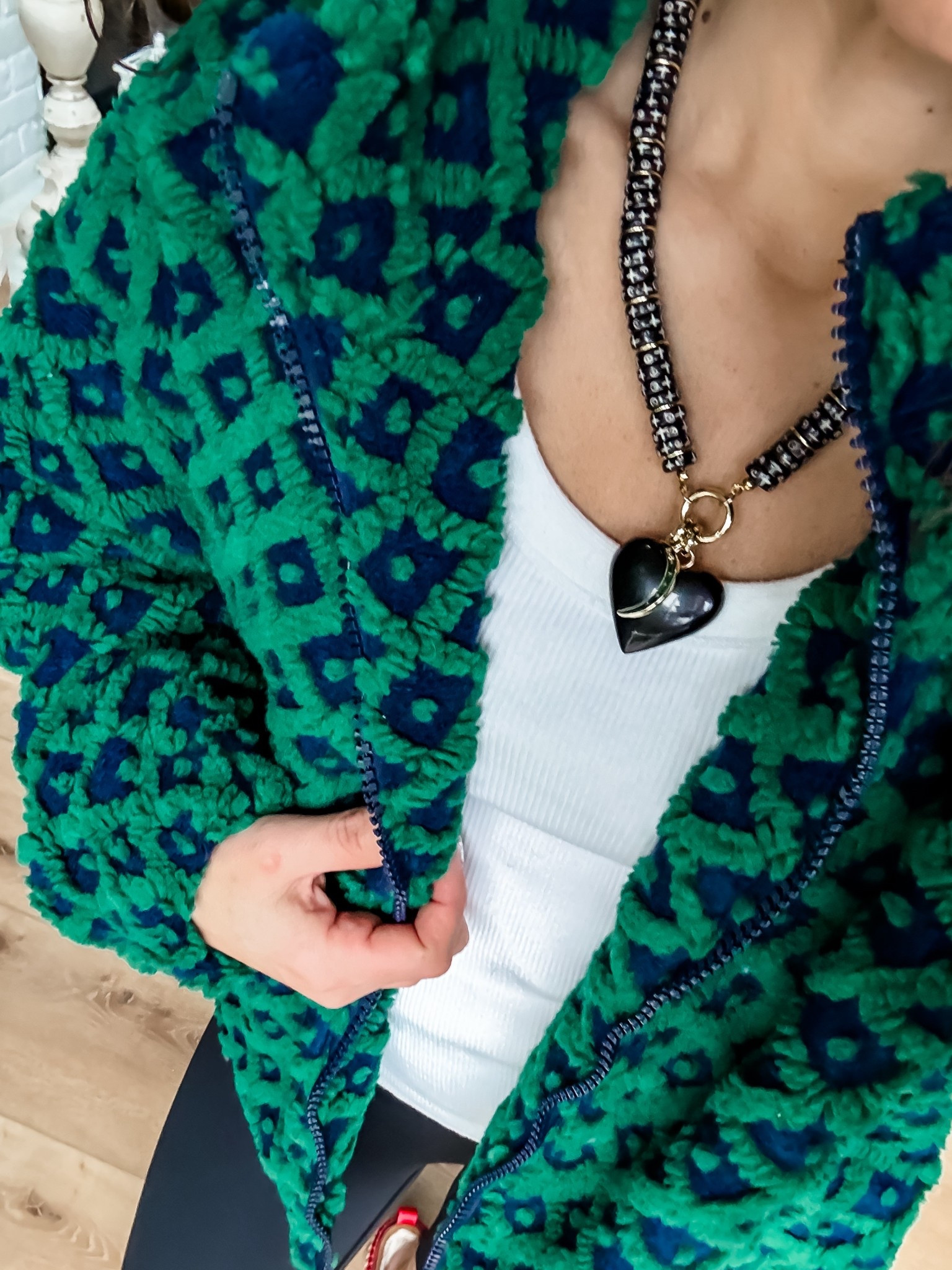 Code HOUSEOFLEO40 off my necklace today only. Small Sherpa jacket. 

#LTKFindsUnder50 #LTKFindsUnder100 #LTKSaleAlert