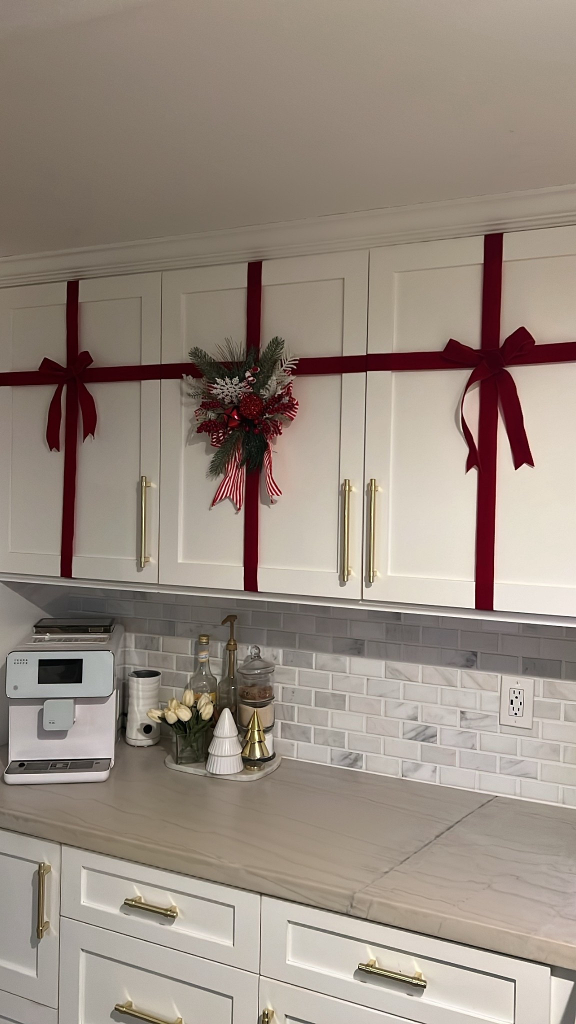 DIY holiday decor, love it! 🎁🎄

#LTKSeasonal #LTKHome #LTKHoliday