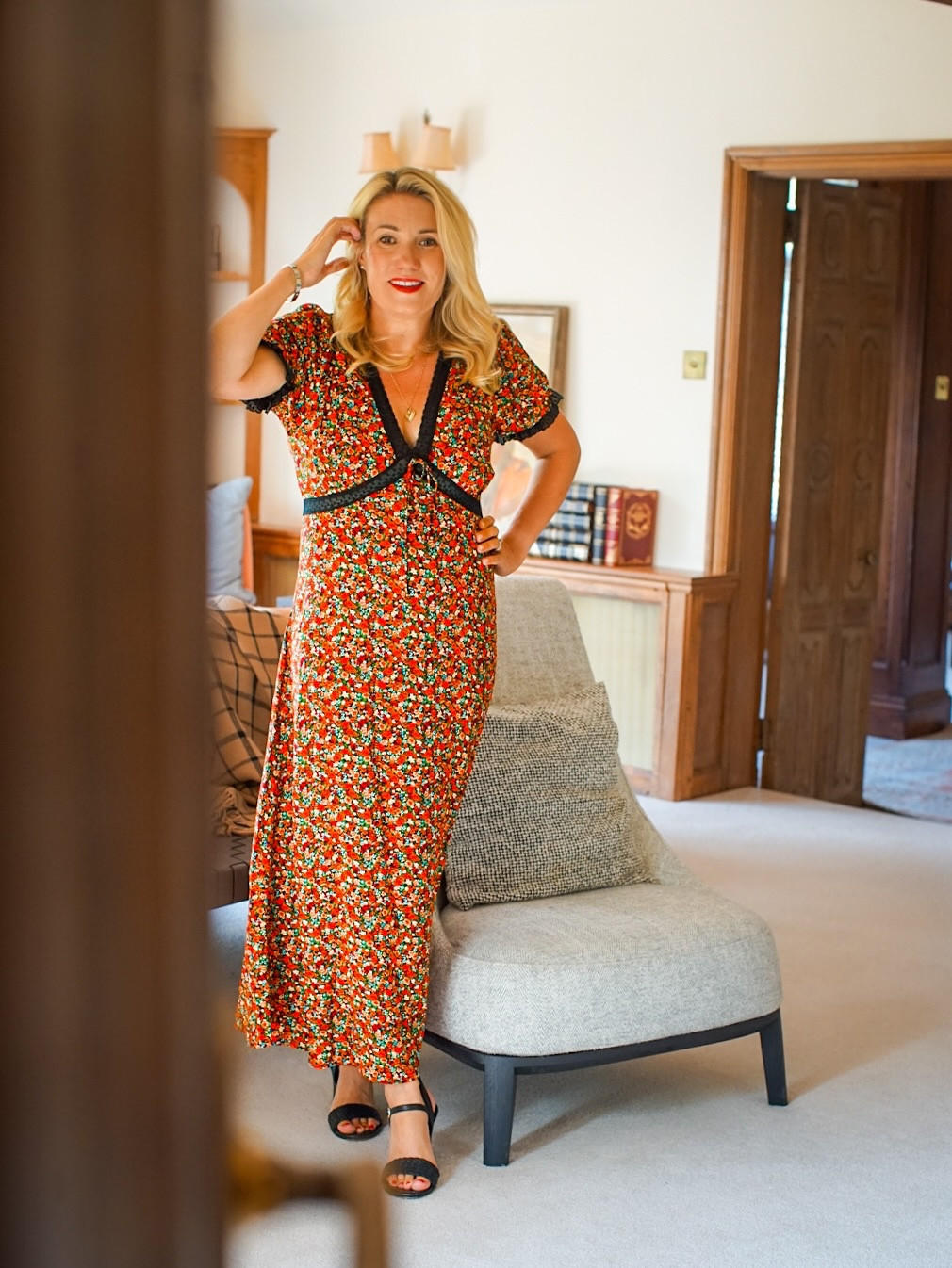 🍂✨ New season, new wardrobe magic ✨🍂
I am so excited about all the gorgeous autumn pieces landing in store right now – think deep rusts, warm reds, earthy greens, and cosy neutrals… and yes, I’m officially smitten 😍.
This beauty I’m wearing is from the brand-new @nobodyschild collection – meet the Red Ditsy Floral Sophia Midi 🌹. The cut is an absolute dream: a flattering fitted bodice, softly puffed sleeves, and a flowing midi skirt that moves beautifully with you. It’s the perfect mix of feminine and effortless, making it one of those dresses you can wear to brunch, date night, or even just a crisp autumn walk.
Nobody’s Child was founded in London with one mission: to create beautiful, sustainable fashion without compromising on style. Their pieces are made with conscious fabrics, timeless designs, and a focus on feeling good in every sense. No wonder they’ve become a go-to for style lovers everywhere.
Autumn has officially started in my wardrobe… 🍁 Which colour should I go for next from their collection?
#NobodyIsChild #RedDitsyFloralSophiaMidi #AutumnStyle #NewSeasonWardrobe #MidiDressLove #SustainableStyle #AutumnFashion #FloralMidi #StyleInspo #WardrobeGoals #FashionInfluencer #NobodyChildStyle #OOTDAutumn #DressCrush