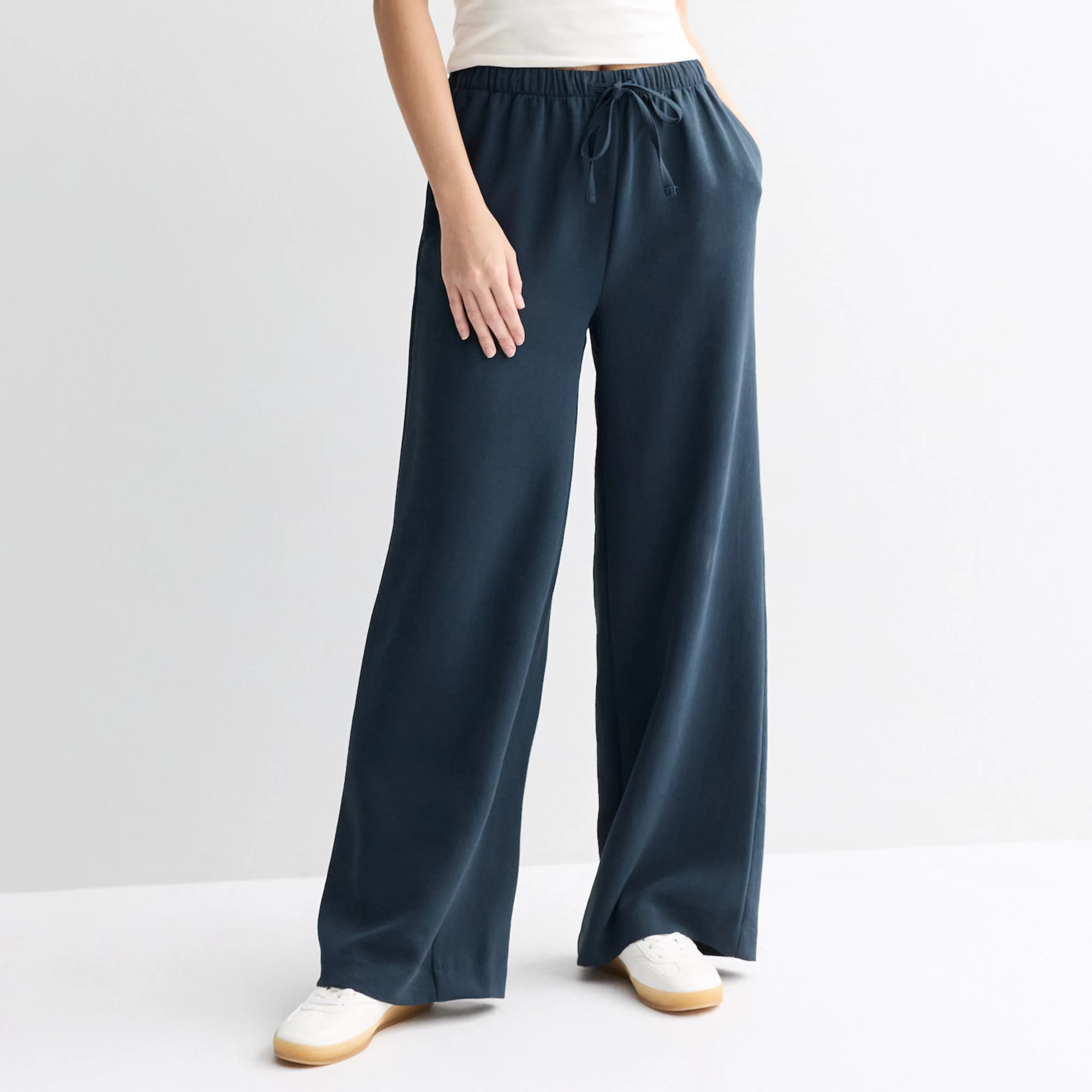 Juniors' SO® Crepe Pull-On Wide Leg Trousers | Kohl's