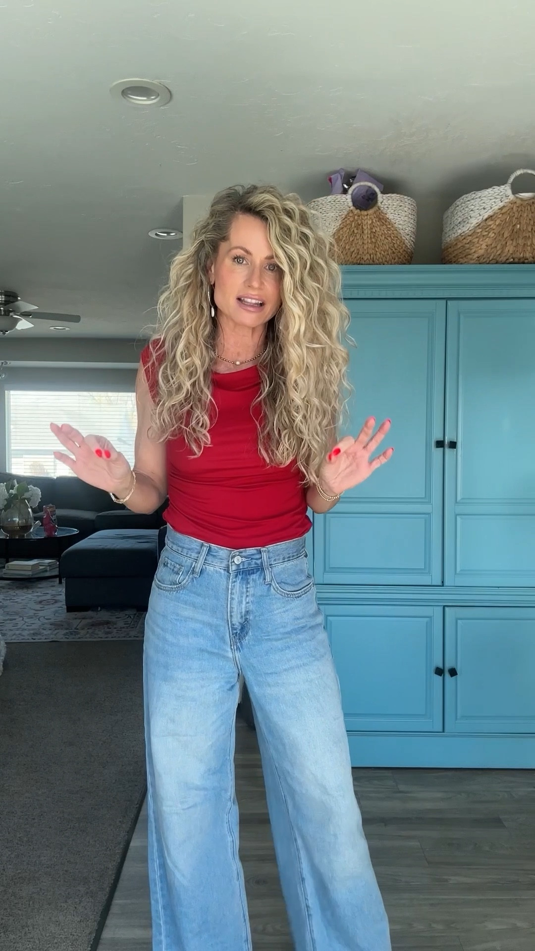 Levi’s jeans look alike. Best jeans I’ve ever bought off of Amazon. I’m wearing one size up for a little bit more of a baggy fit. I also have them in my True to size and love them too. Wearing a size medium, and all the tops. #amazon

#LTKSaleAlert #LTKmomlife #LTKgrwm