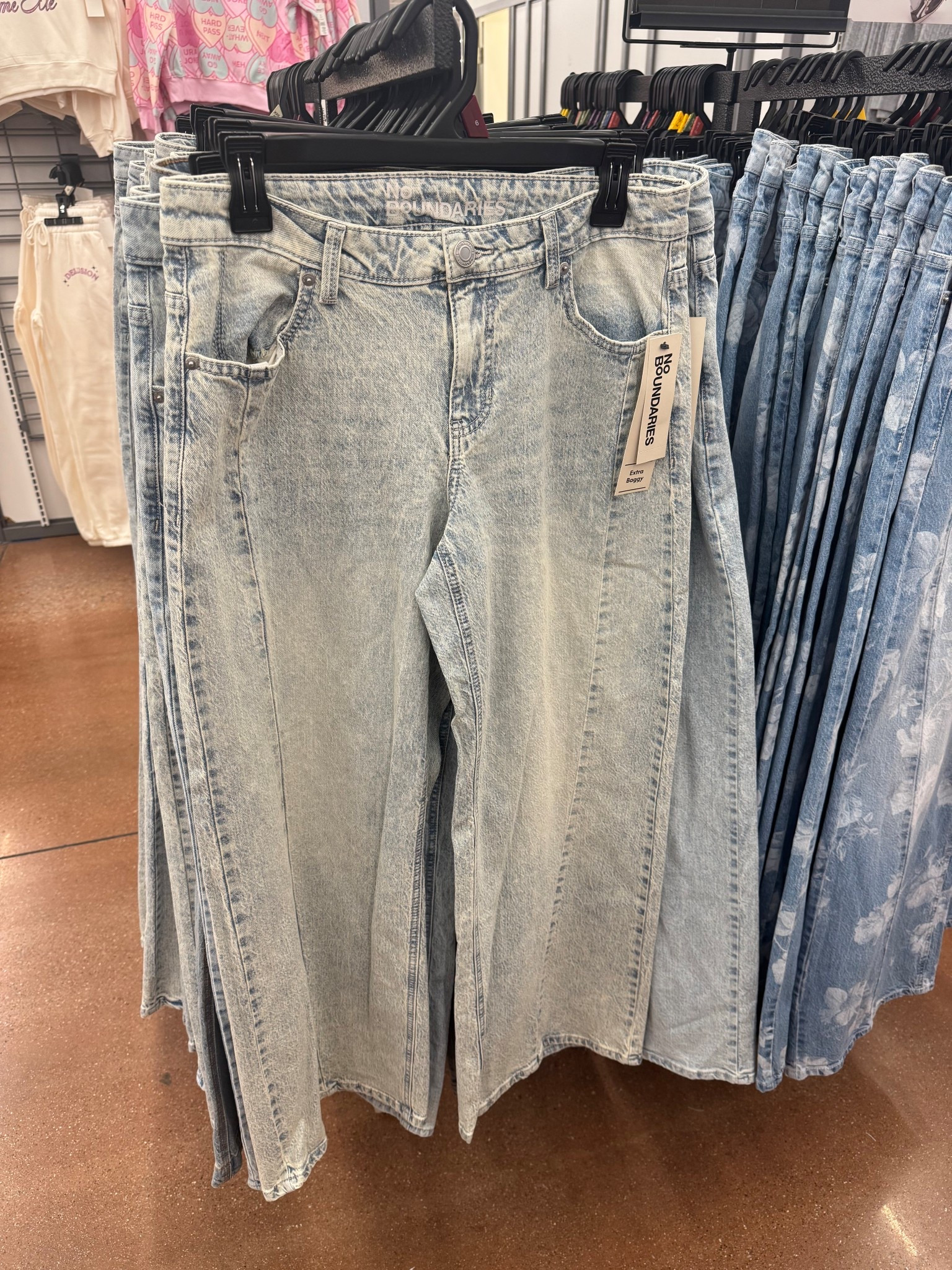 Walmart No Boundaries Extra Baggy Jeans, 32" Inseam, Women's 00-18

#LTKootd #LTKWorkwear #LTKFindsUnder50