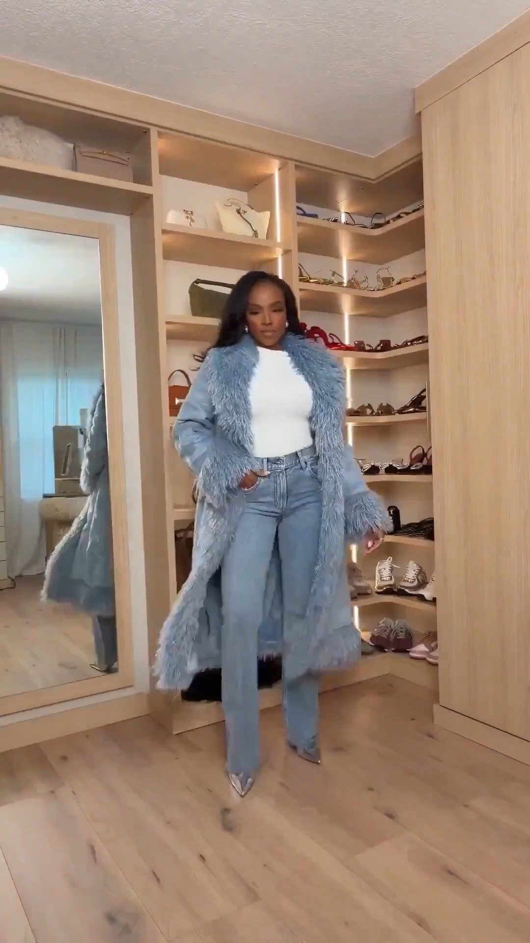 ✨ One Base, Styled Multiple Ways

This is exactly why I buy pieces that work overtime. One core outfit styled from elevated everyday to night-out polished shows how quickly the cost per wear drops when staples move effortlessly through your closet. When a foundation piece mixes, layers, and repeats this well, it stops feeling like a splurge and starts making sense as a long-term wardrobe strategy.

Each look leans into a different vibe, but the base stays the same — proof that you don’t need more clothes, just better ones that do more for you.

Perfect for:
• Workdays
• Dinners
• Events
• Effortlessly polished plans

📏 Sizing:
Top: Small
Bottoms: 4 Long / 27 Long
Shoes: True to size

Measurements:
5’4” · 138 lbs · 34D · 27” waist · 40” hips

Save this post for later.

Versatile wardrobe staples styled multiple ways, cost-per-wear mindset, elevated everyday outfits, long-term closet essentials, effortless polished style.

Follow me on Instagram and YouTube @kirasfashionfinds

#LTKgrwm #LTKPetite #LTKootd